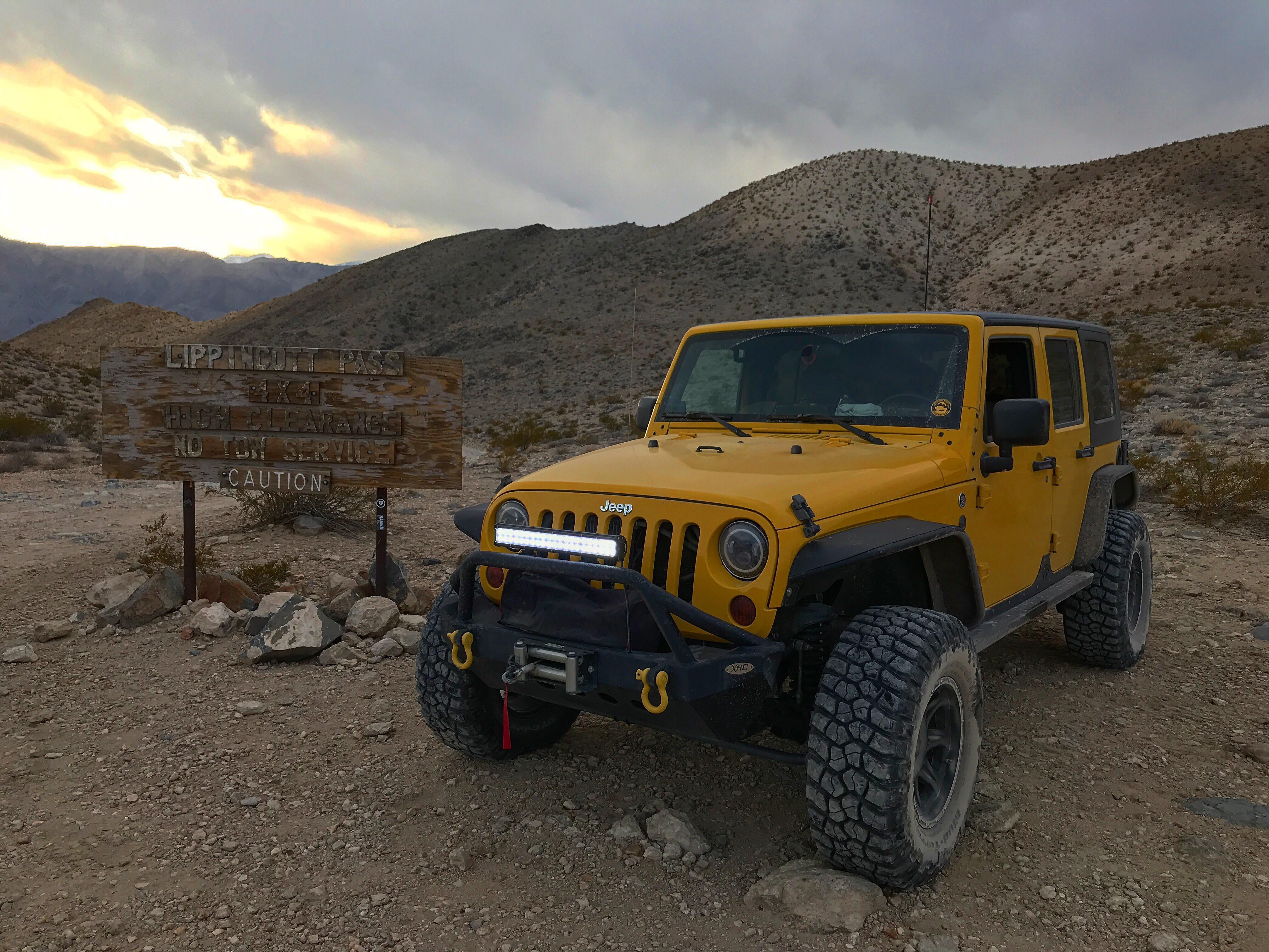 Cruising around Death Valley r/Jeep