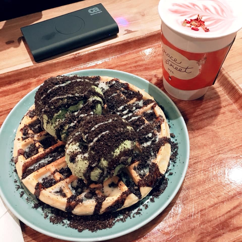 [OC] Rose Petal Milk Tea + Green Tea Ice Cream Waffle from Grace Street