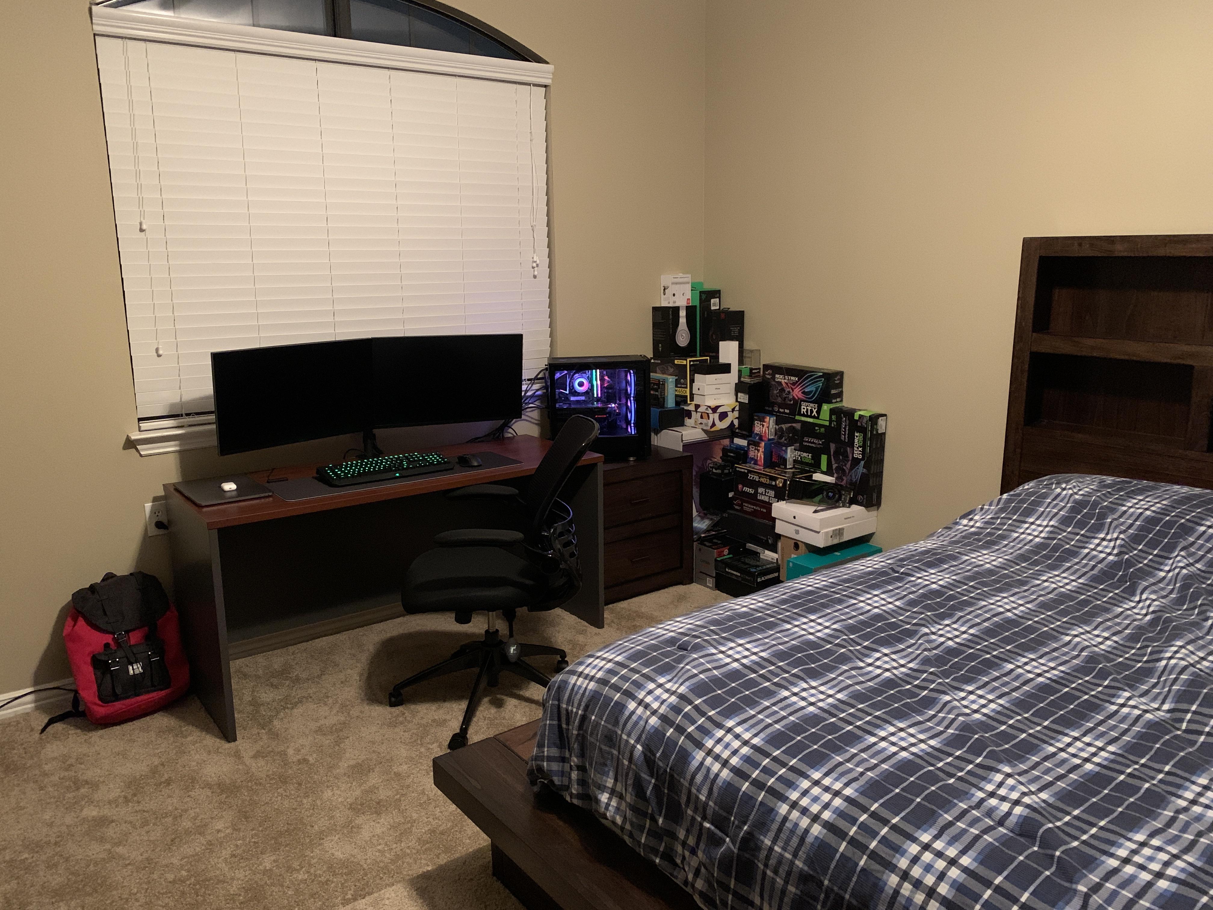 Apartment Bedroom setup! r/battlestations