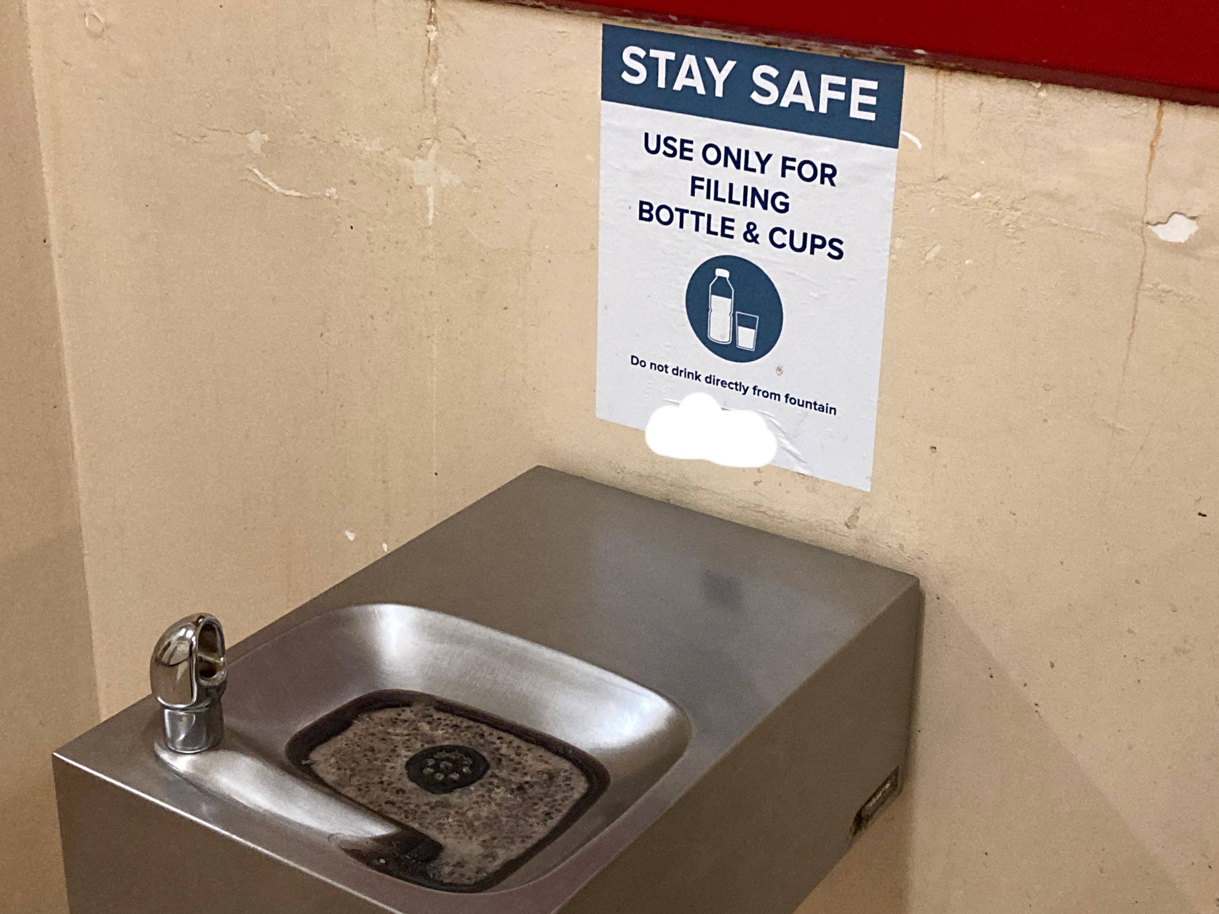 What my schools water fountain looks like r/mildlyinfuriating