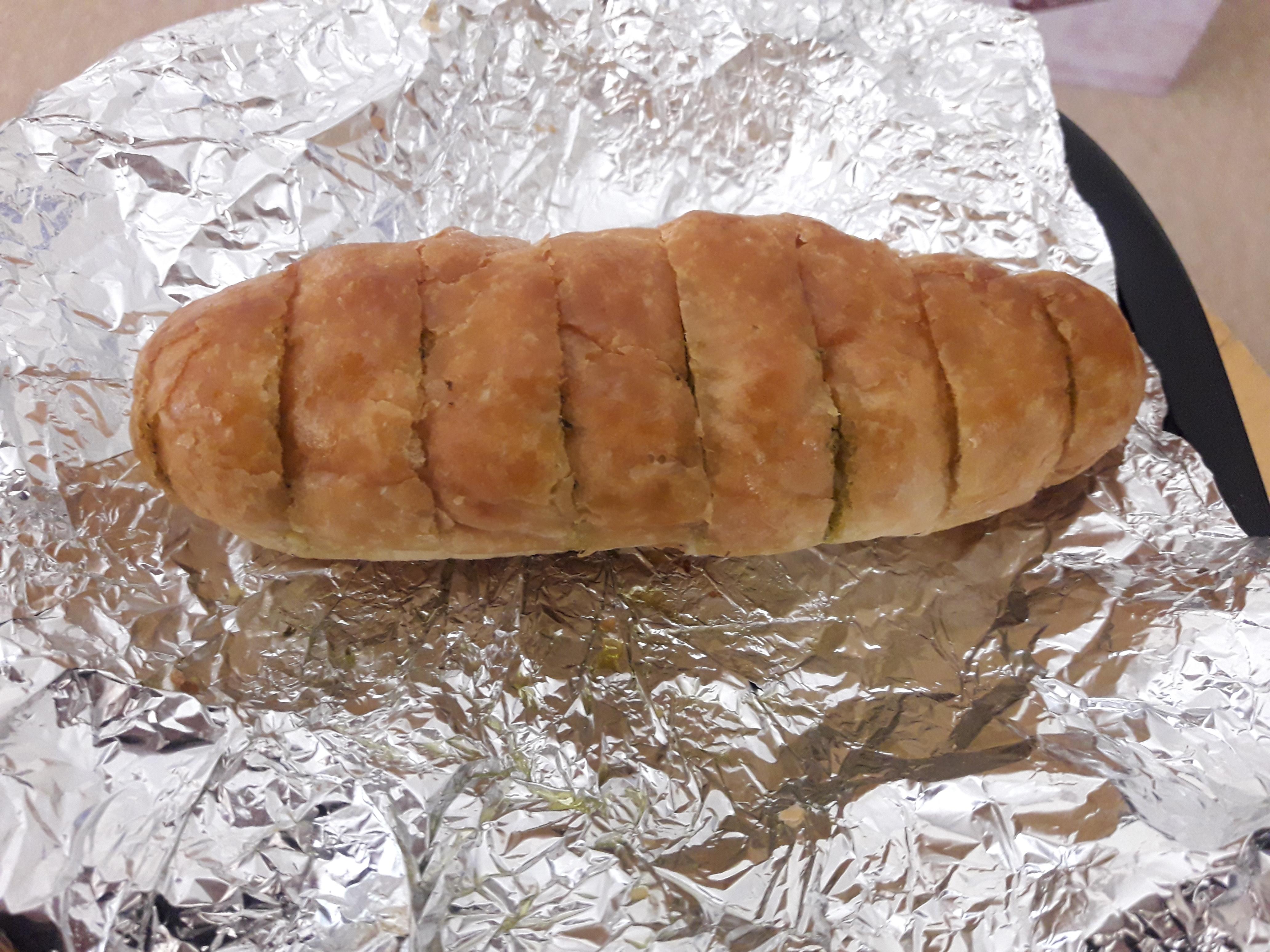 My boyfriend can't eat garlic bread because of his gluten intolerance