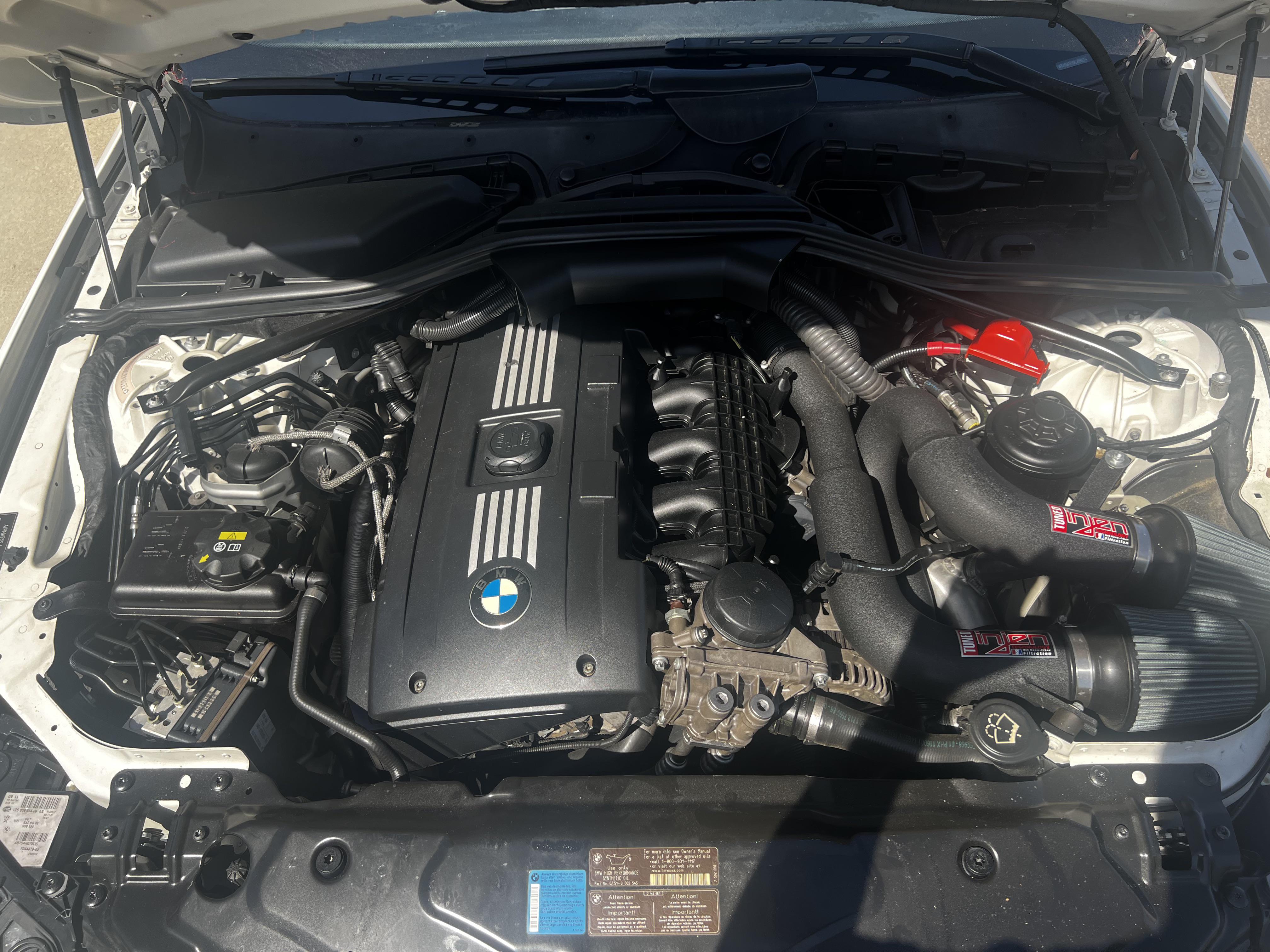 2008 535i, what’s missing in the upper right of the engine bay? A