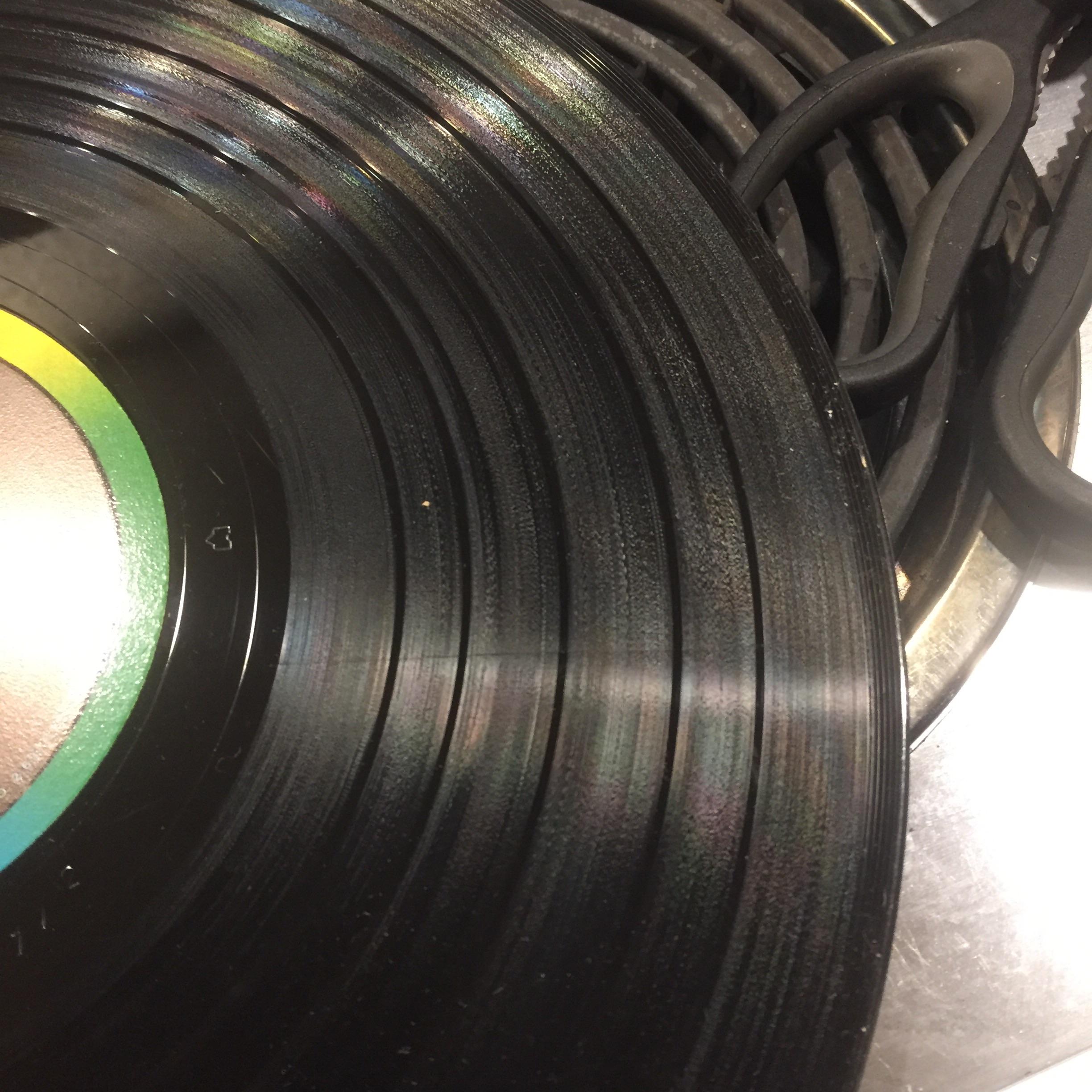 Question about playing cracked vinyl... r/vinyl