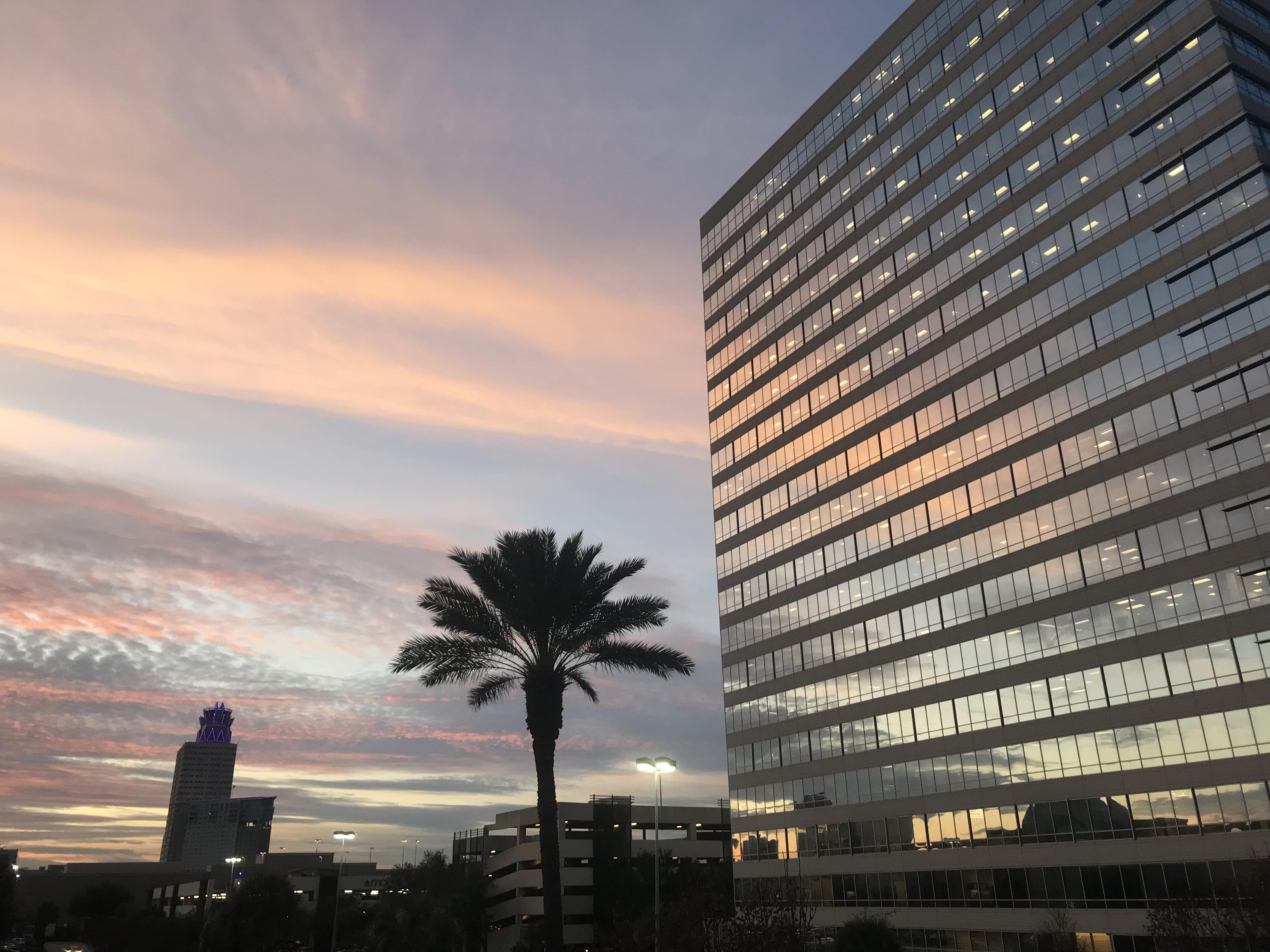 Today’s sunset at Memorial city r/houston