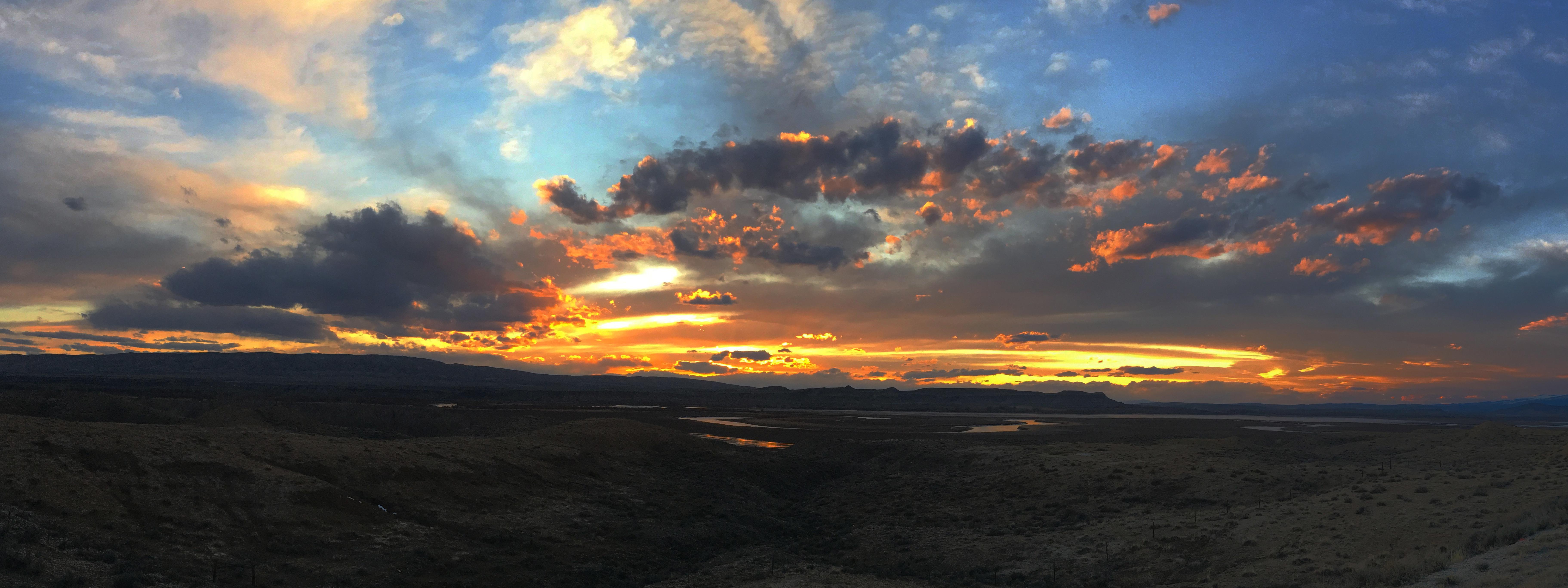 Wyoming Day sunset over the Big Horn River near Lovell. r/AmericanWest