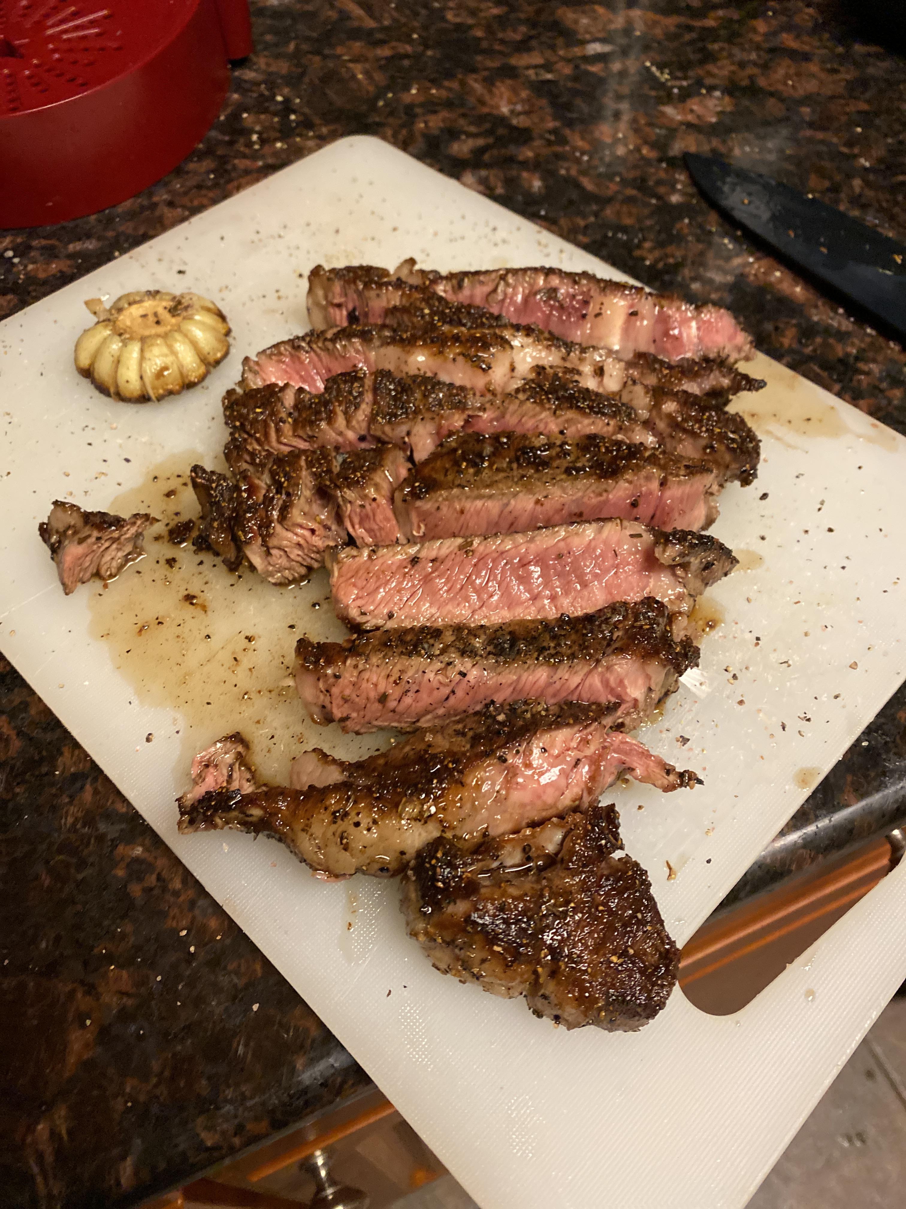 I think I’ve officially mastered the cast iron pan sear! r/steak