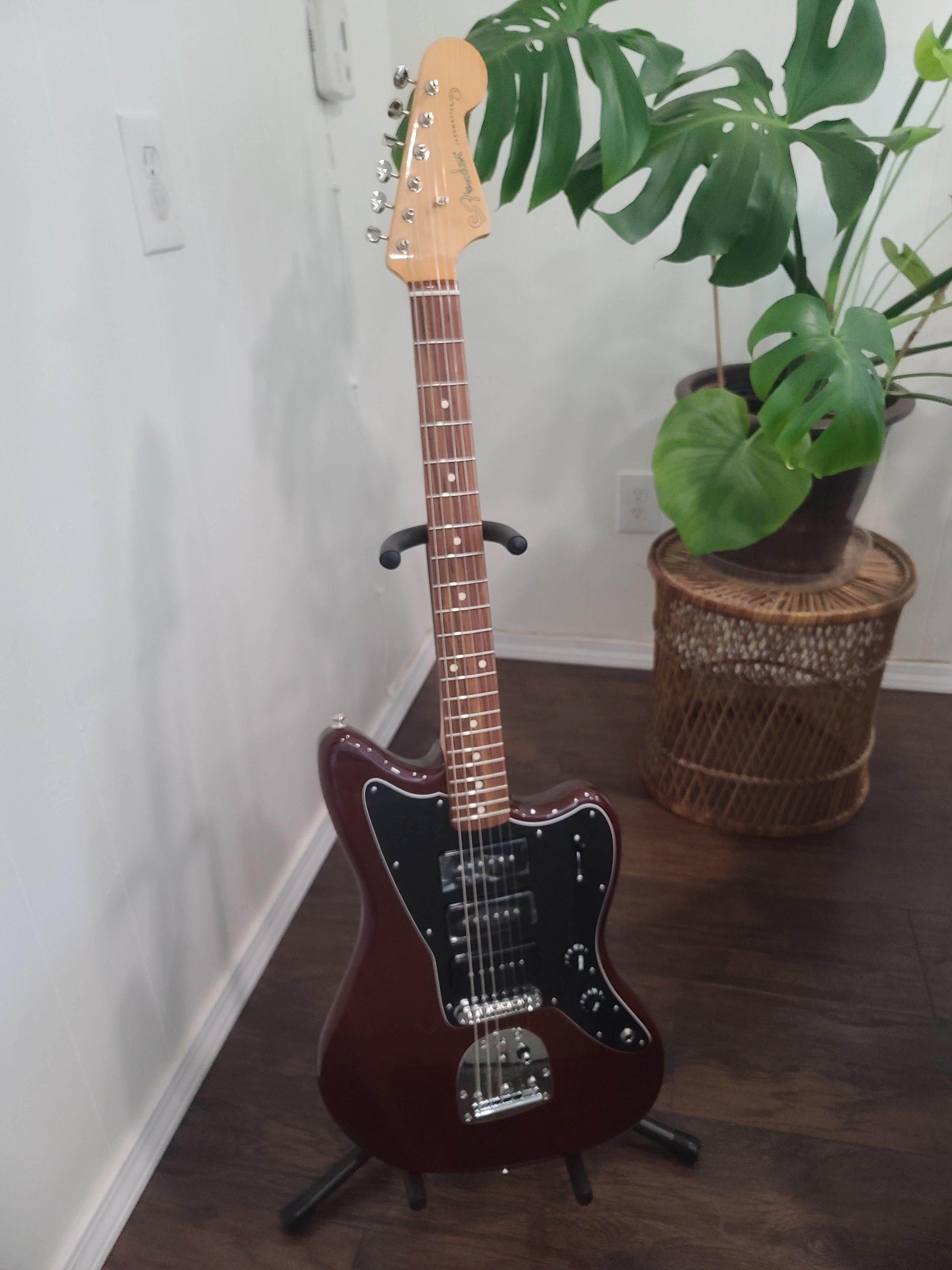 Noventa jazzmaster basically stole it! r/fender