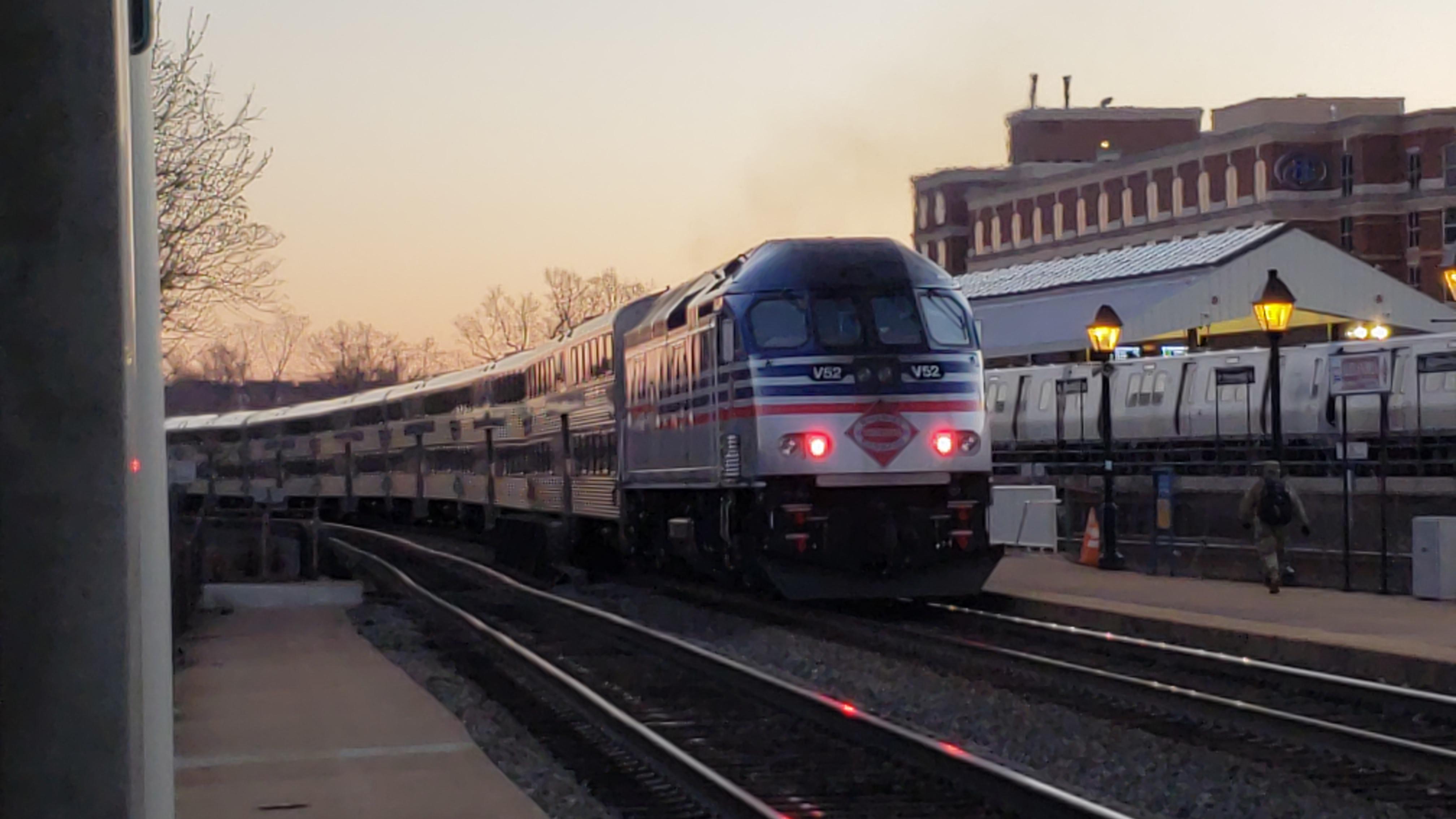 Virginia Railway Express at Alexandria Station ) r/trains