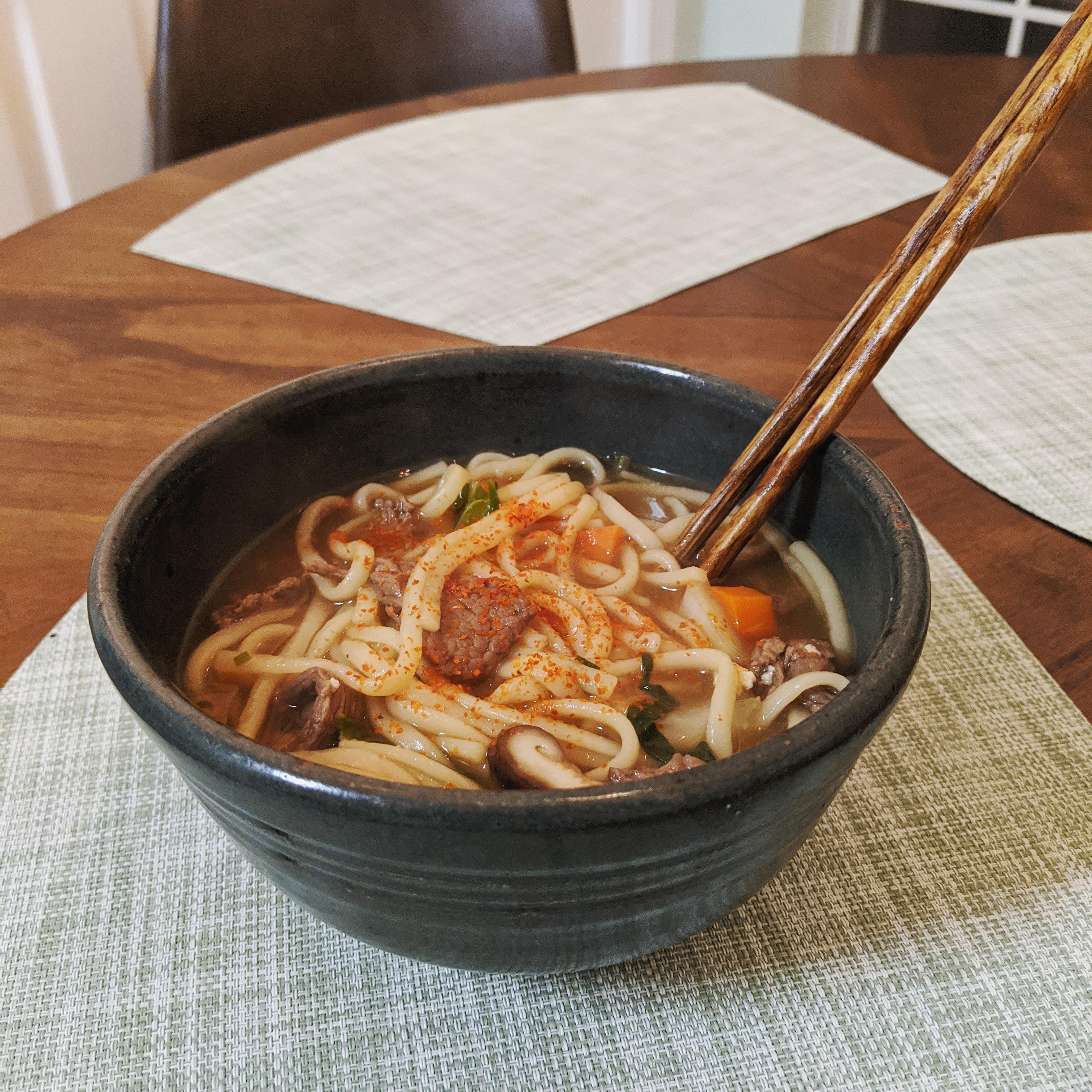 Homemade sukiyaki beef udon in a homemade bowl r/JapaneseFood