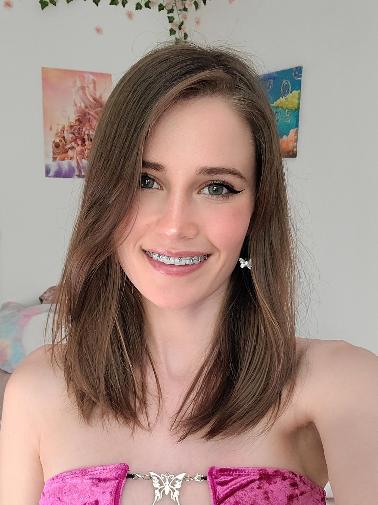 262 best u/gemma-elle images on Pholder | SFW Next Door Girls, Selfie