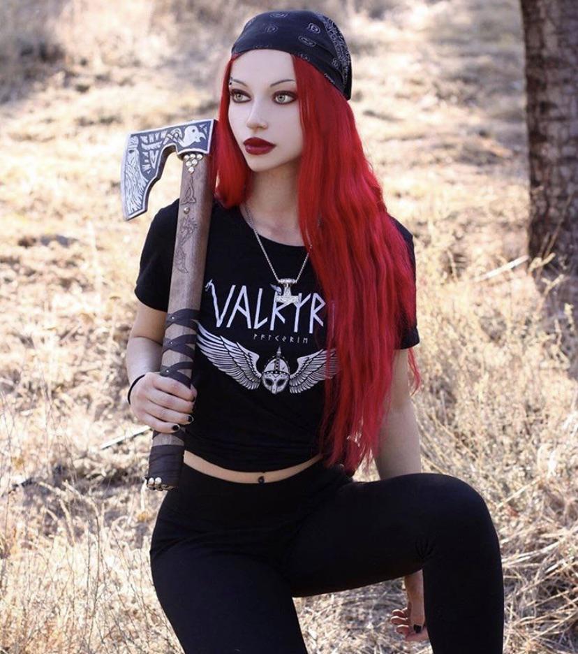 I thought Viking sex dolls would be bulkier : Instagramreality