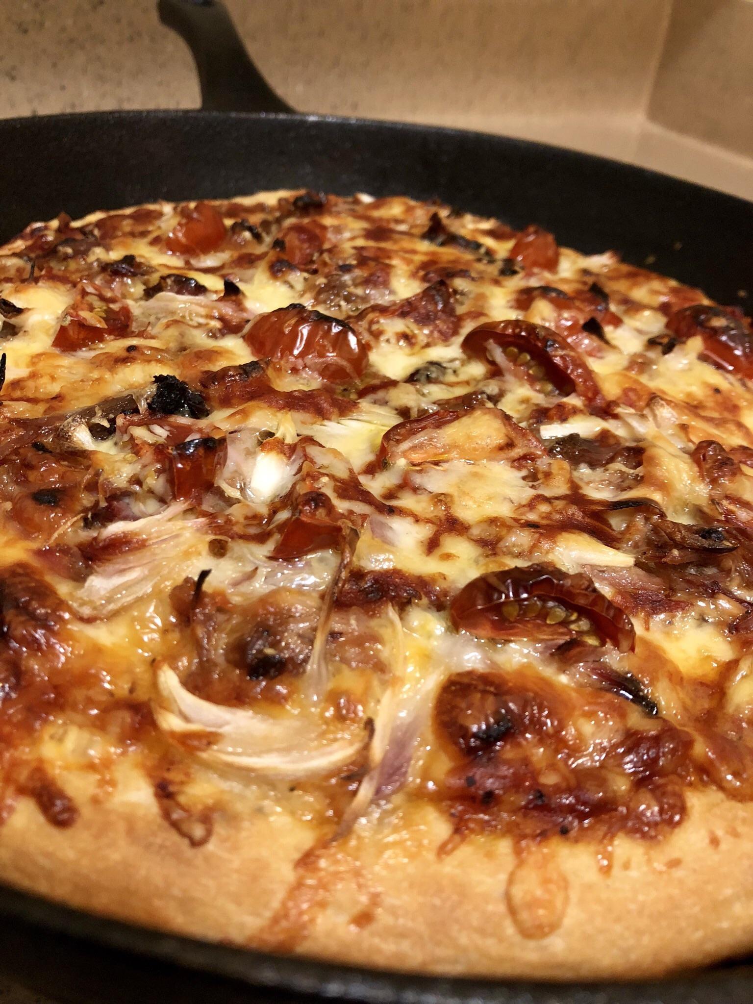[Homemade] Pulled pork pizza with wheat crust, spicy barbecue sauce