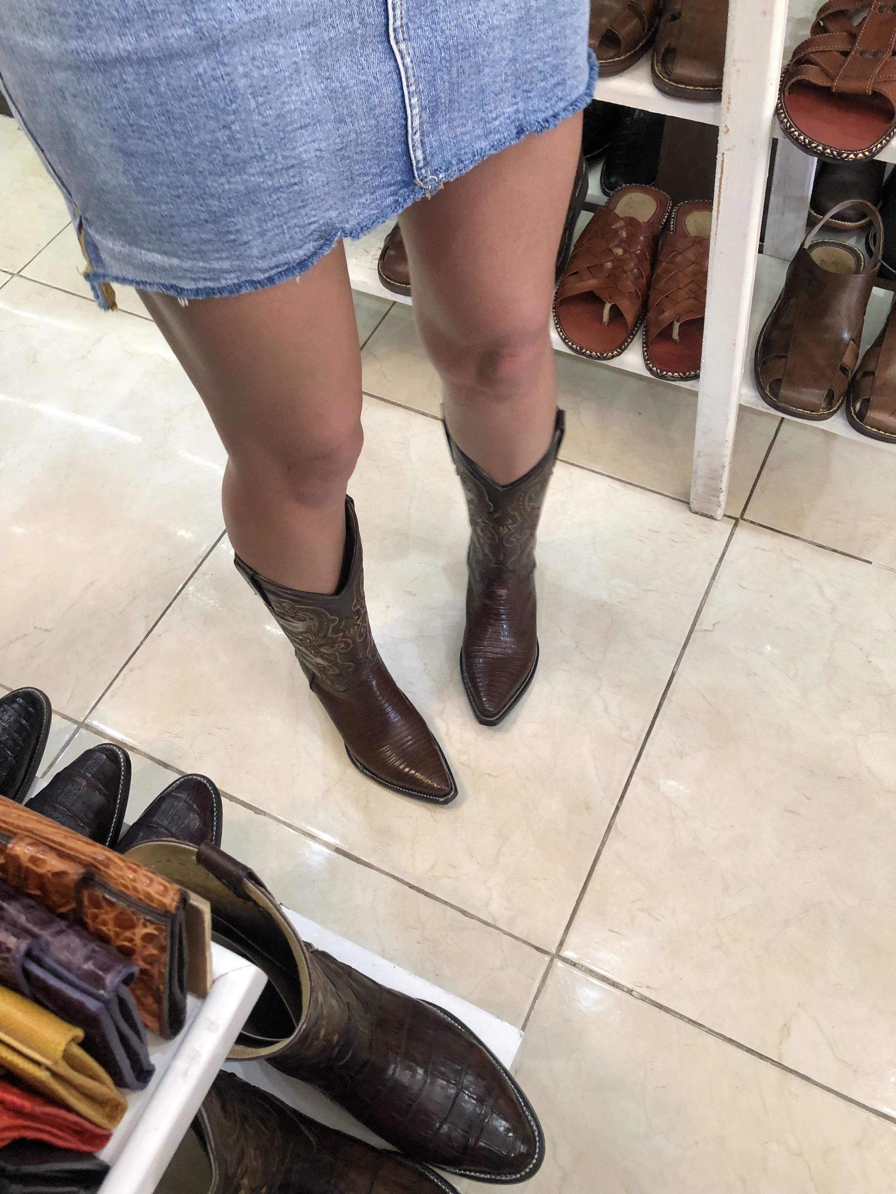 Need some help finding these boots r/cowboyboots