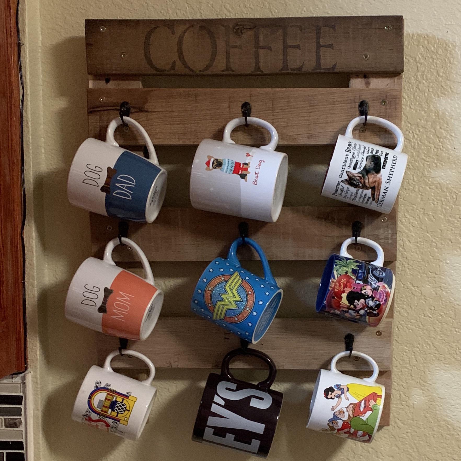 Made a coffee mug hanger. Pleased with the end result. r/palletfurniture