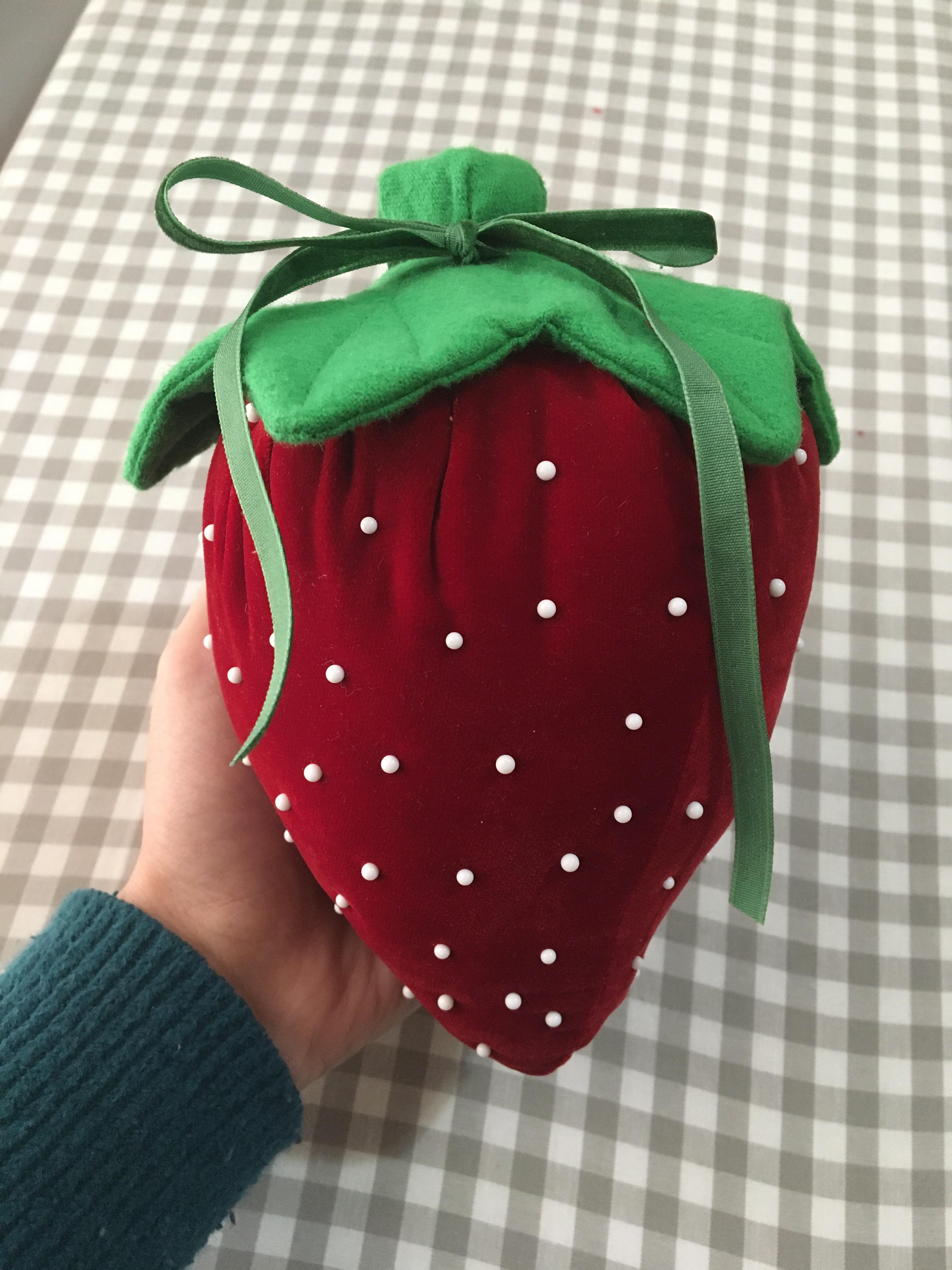 I made a giant strawberry pincushion. r/sewing