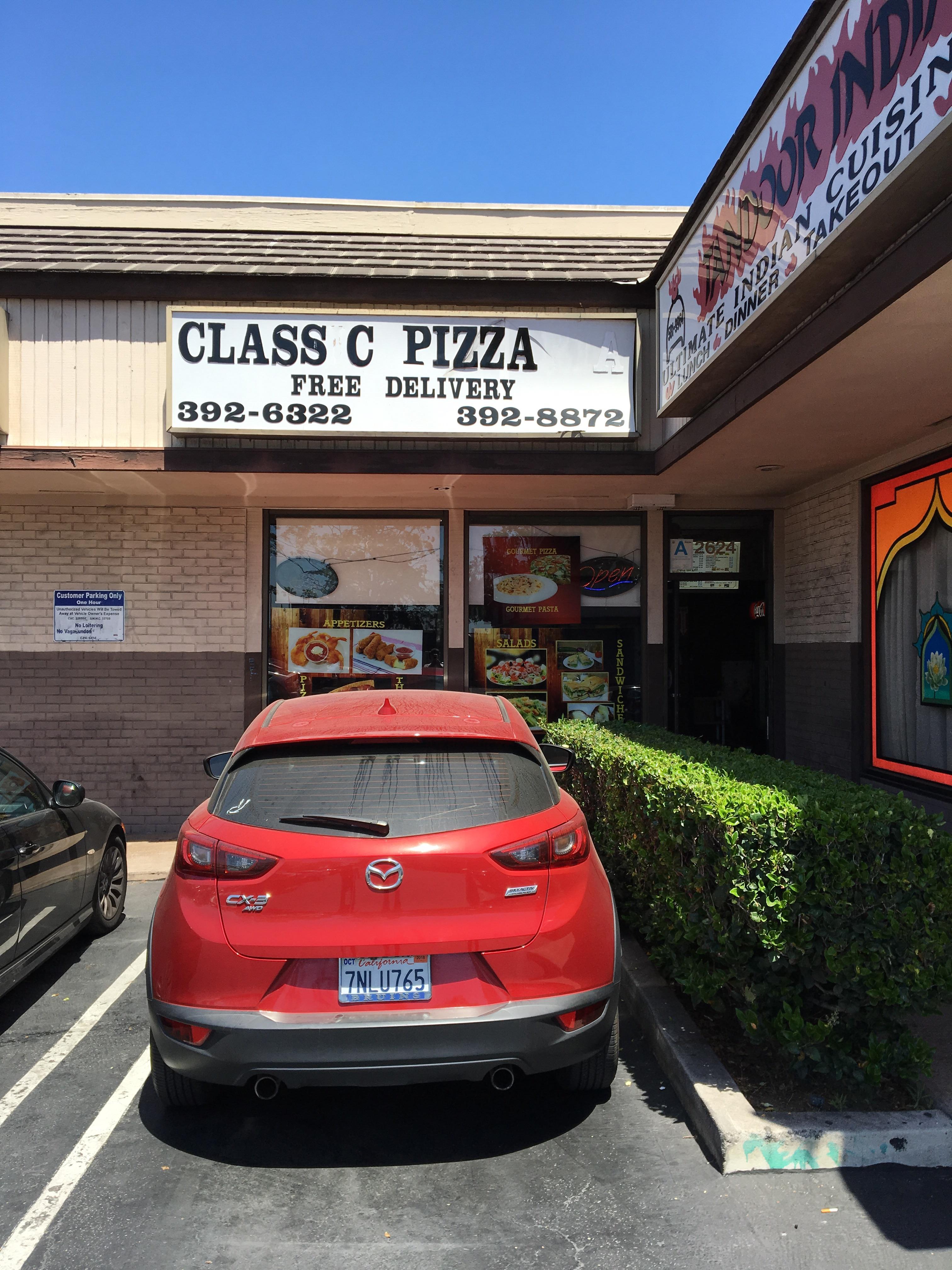Pizza place sign lost an "I" mildlyinteresting