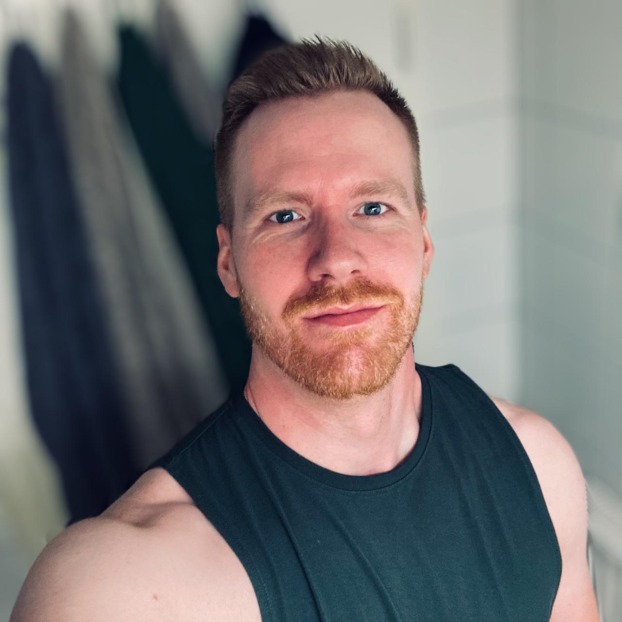 Workout done. Who else likes a hot shower? r/gaybrosgonemild