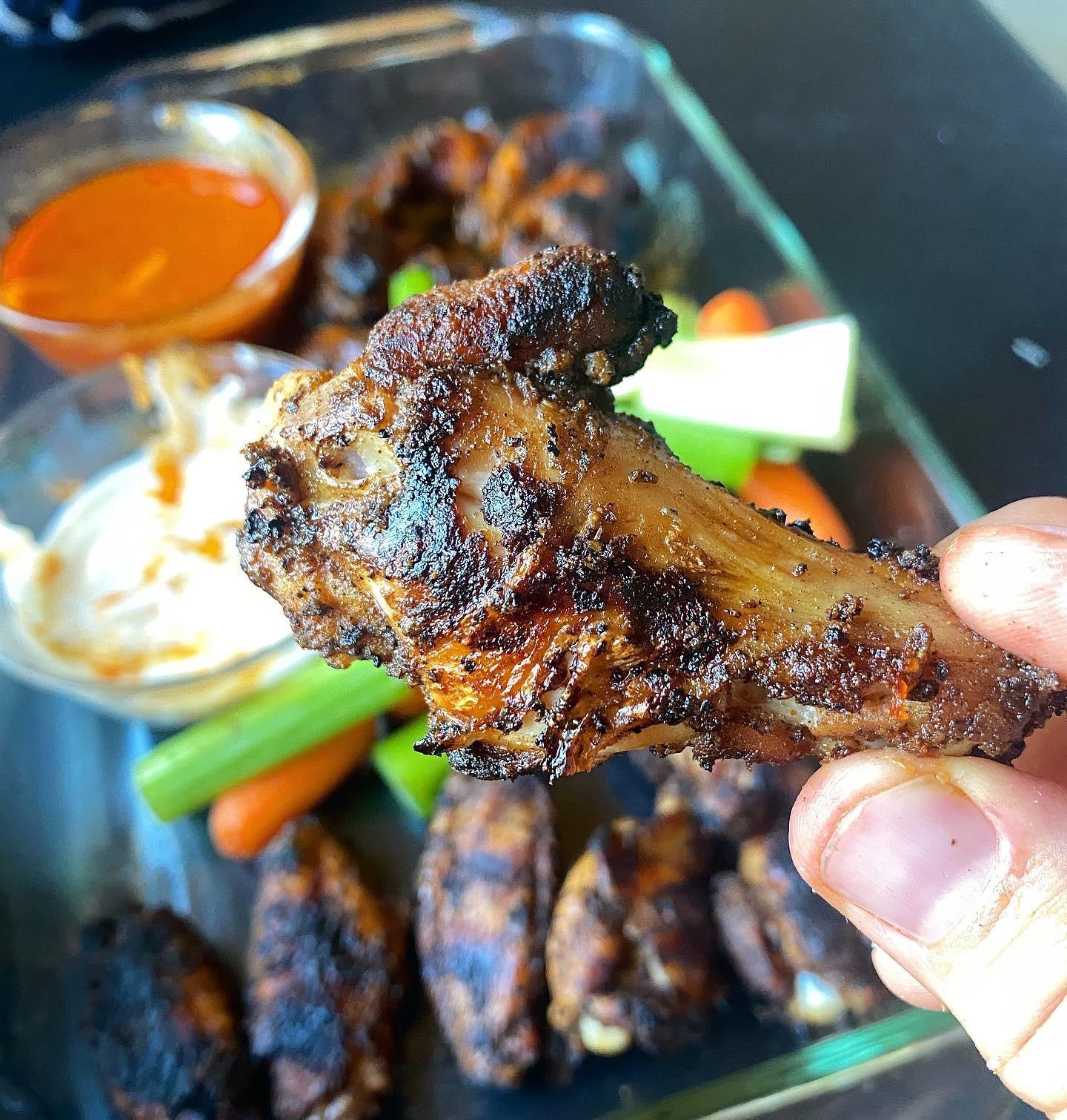 [homemade] Dry rub grilled chicken wings r/food