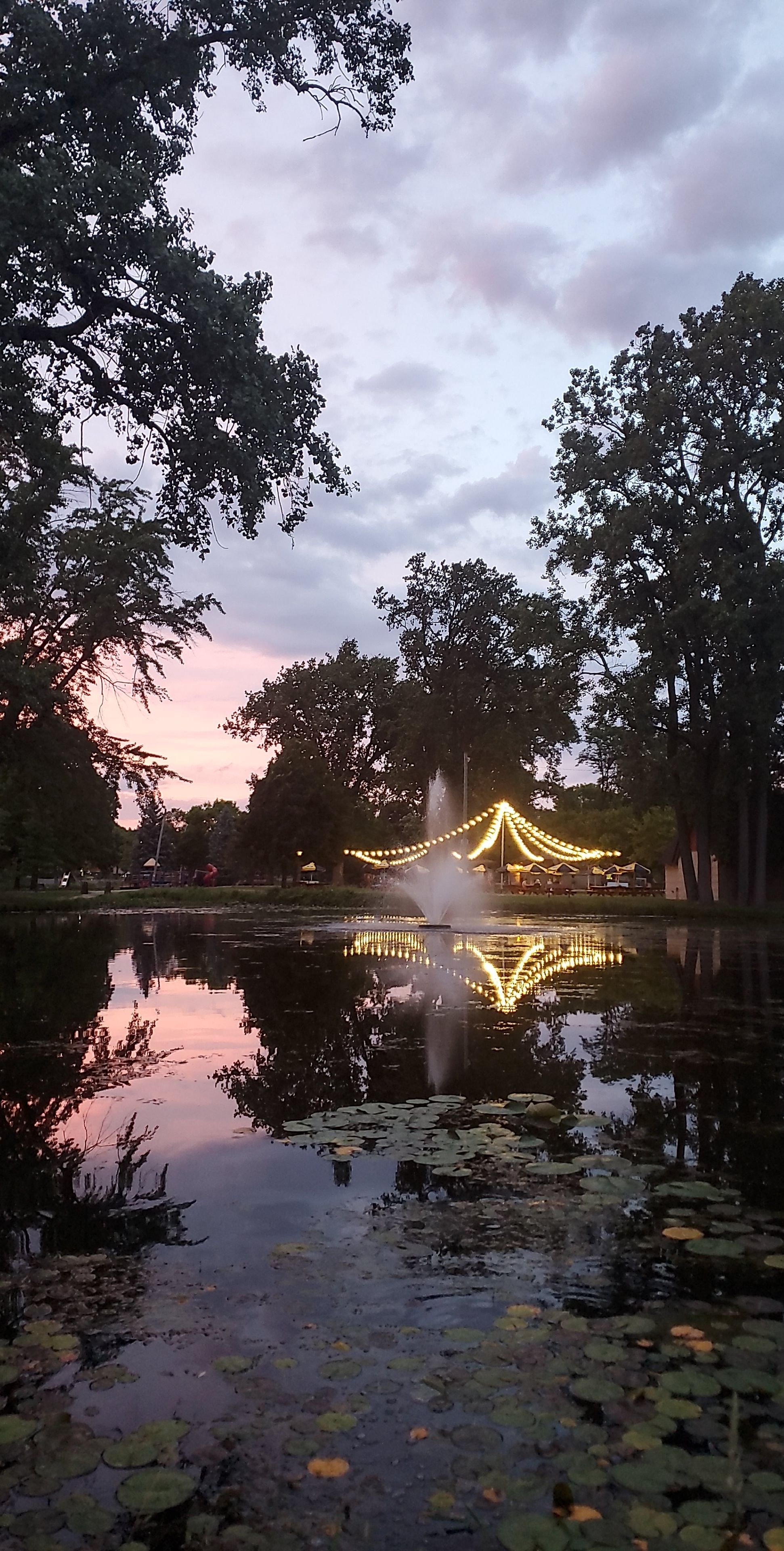 Enjoying the sunset at the Beer Garden, Hartland r/wisconsin