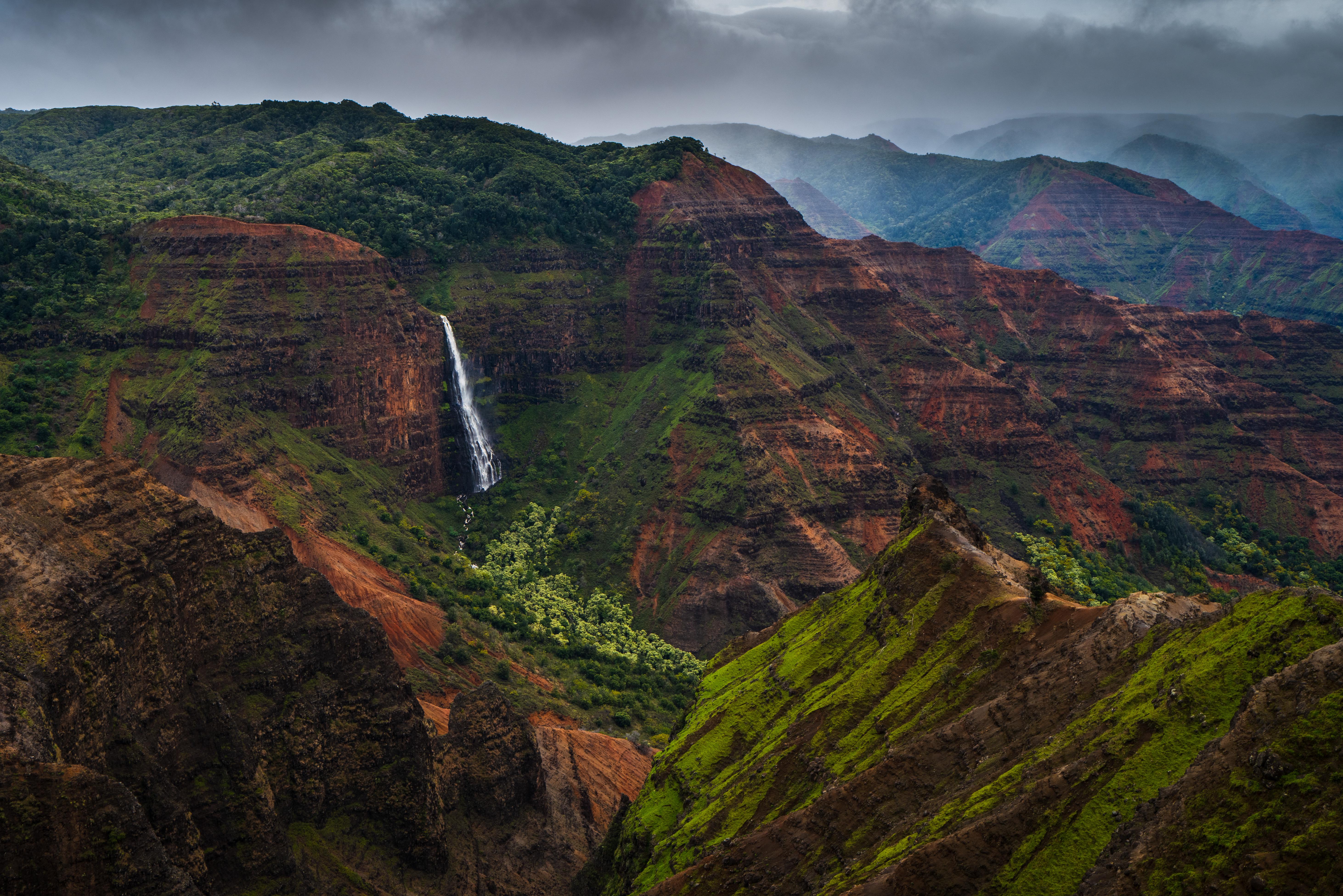 Waimea Canyon, Kauai, Hawaii [OC][5848x3902][mattdevincenzi] r/EarthPorn