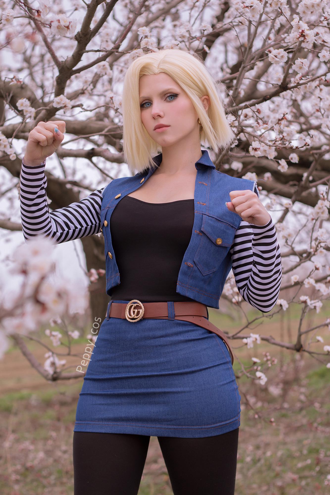 Android 18 cosplay by Peppy_cos : Cawwsplay