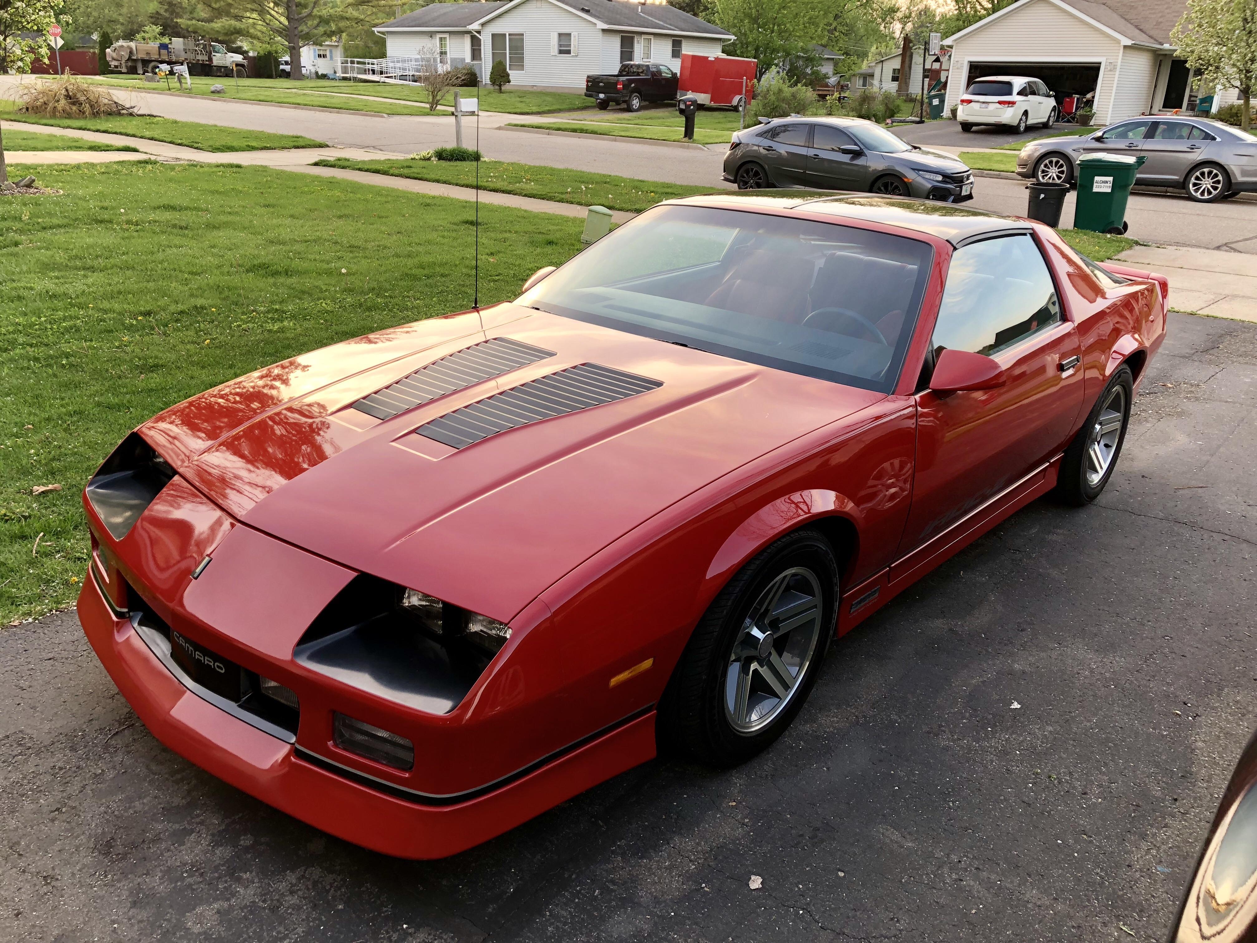 I noticed you guys like Camaros... r/camaro