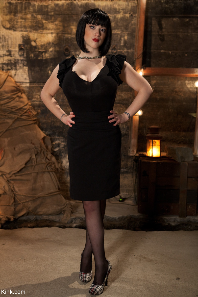 Larkin Love : ClassyPornstars