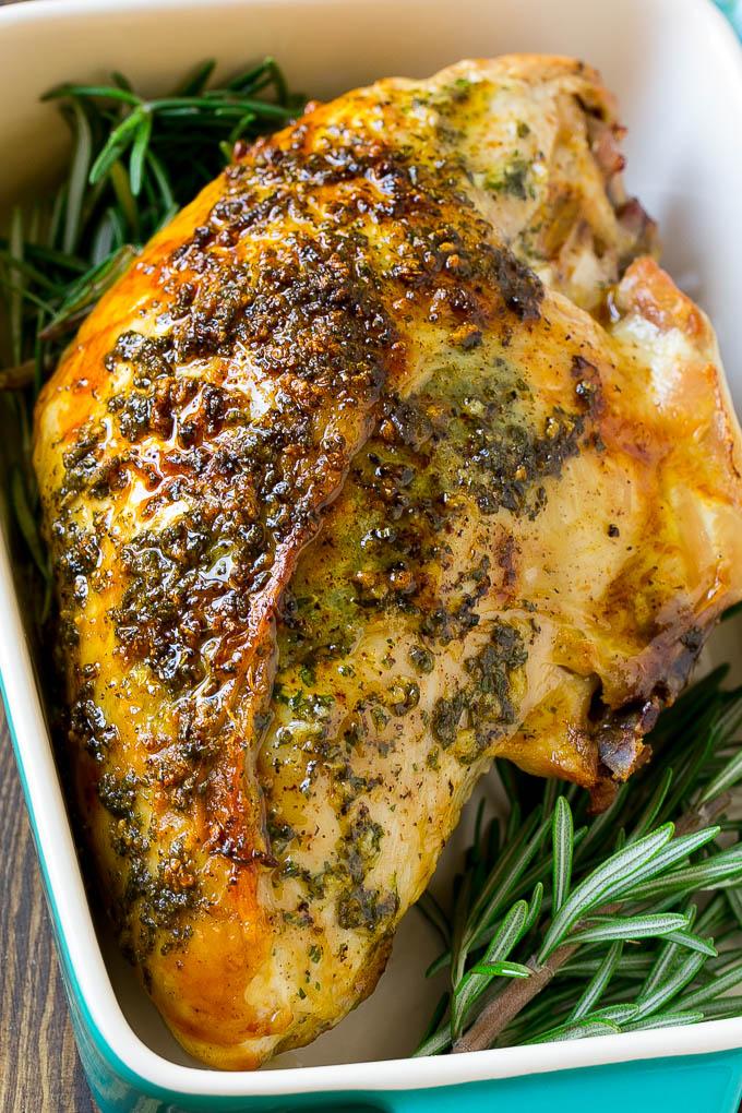 [HOMEMADE] Roasted Turkey Breast with Garlic and Herbs! r/FoodPorn