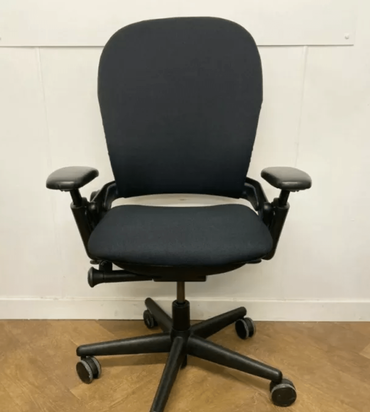 Steelcase Leap looking like its seen better days but still worth it