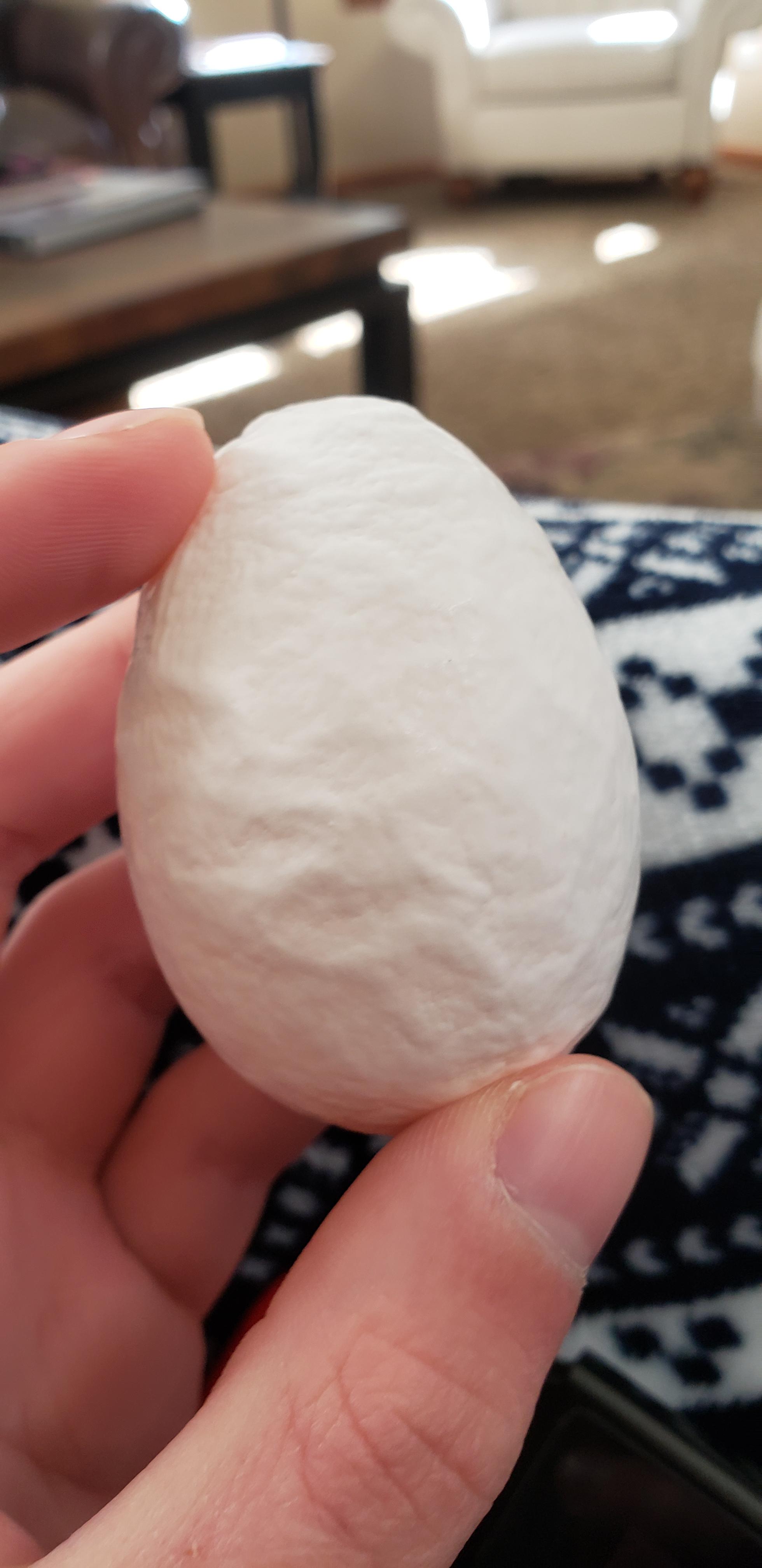 This wrinkled egg. r/mildlyinteresting