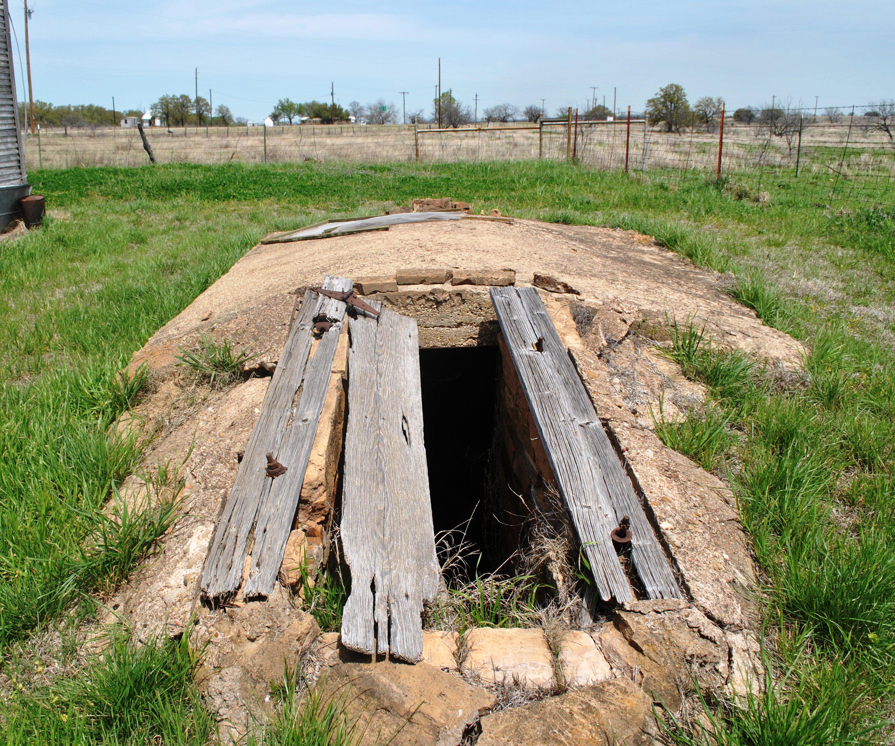 Abandoned Root/Storm Cellar, Ivan, Texas r/AbandonedPorn