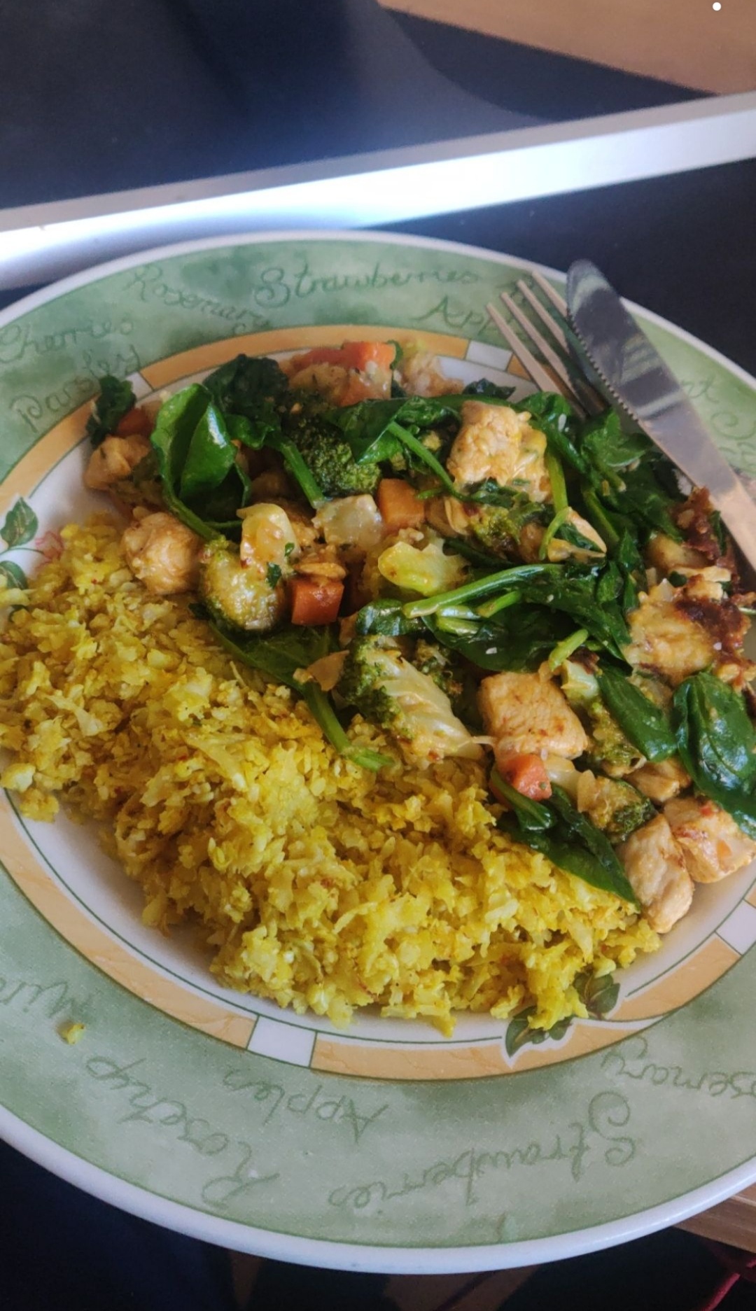 [homemade] cauliflower rice with chicken and vegetable medley r/food