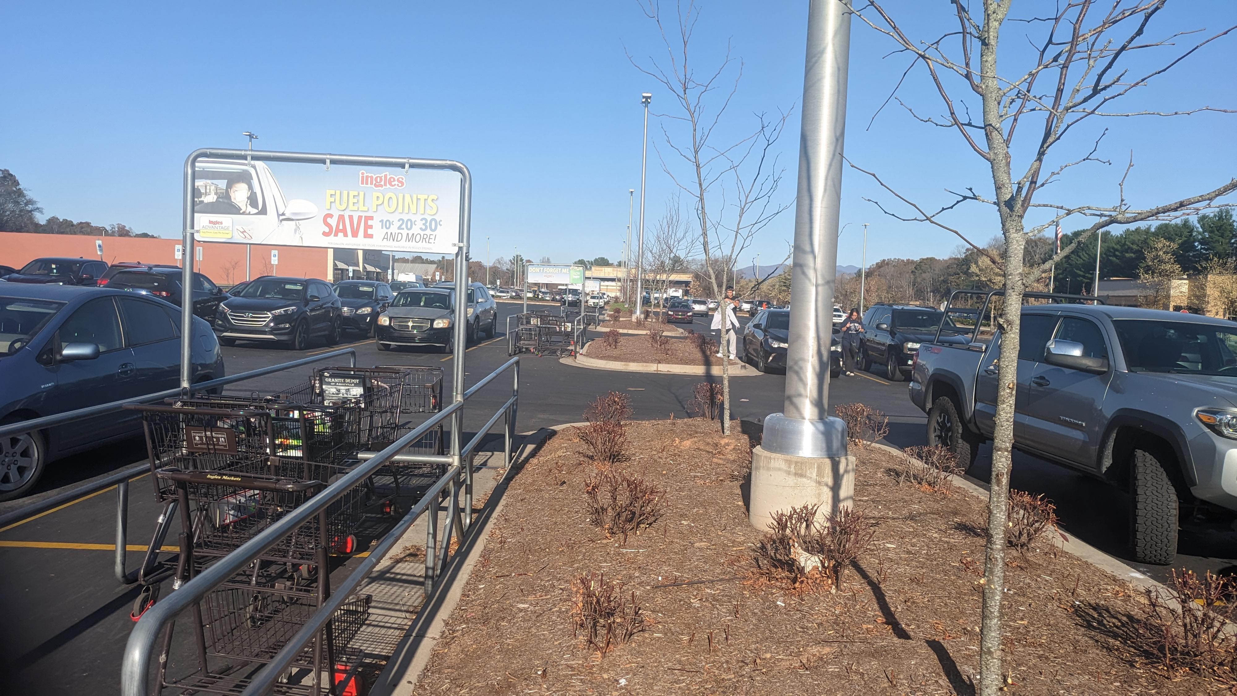 what are there building next to the smingles/Smokey park Ingles r