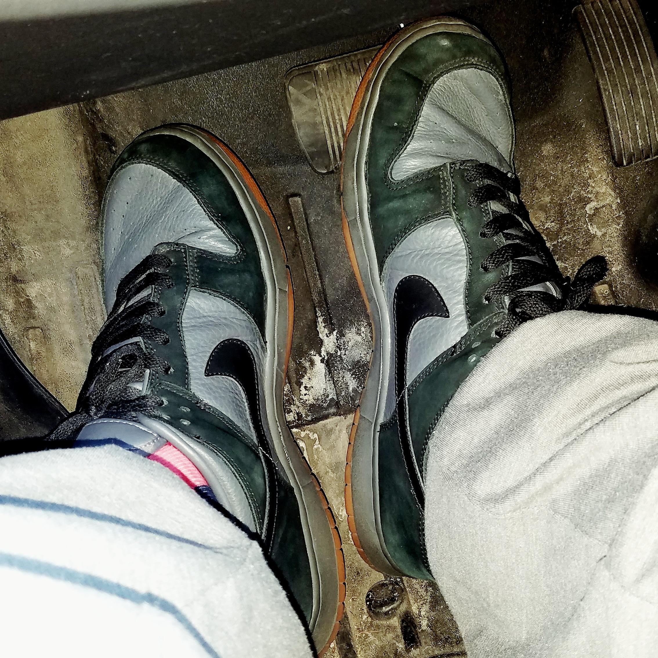 Busted out my beater Dunks for a quick grocery run today. Nothing like