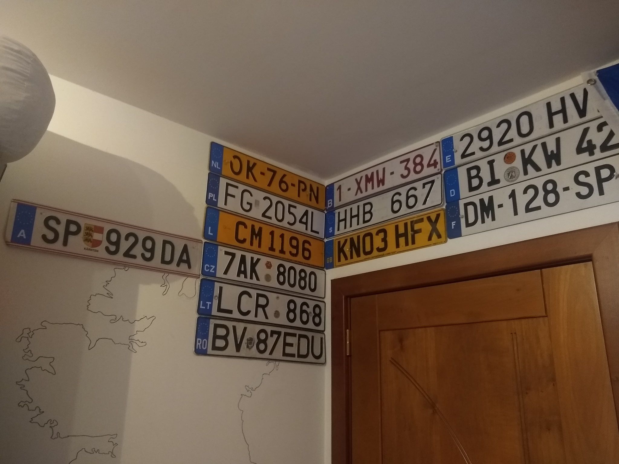 I collect European license plates, anyone here with a spare license