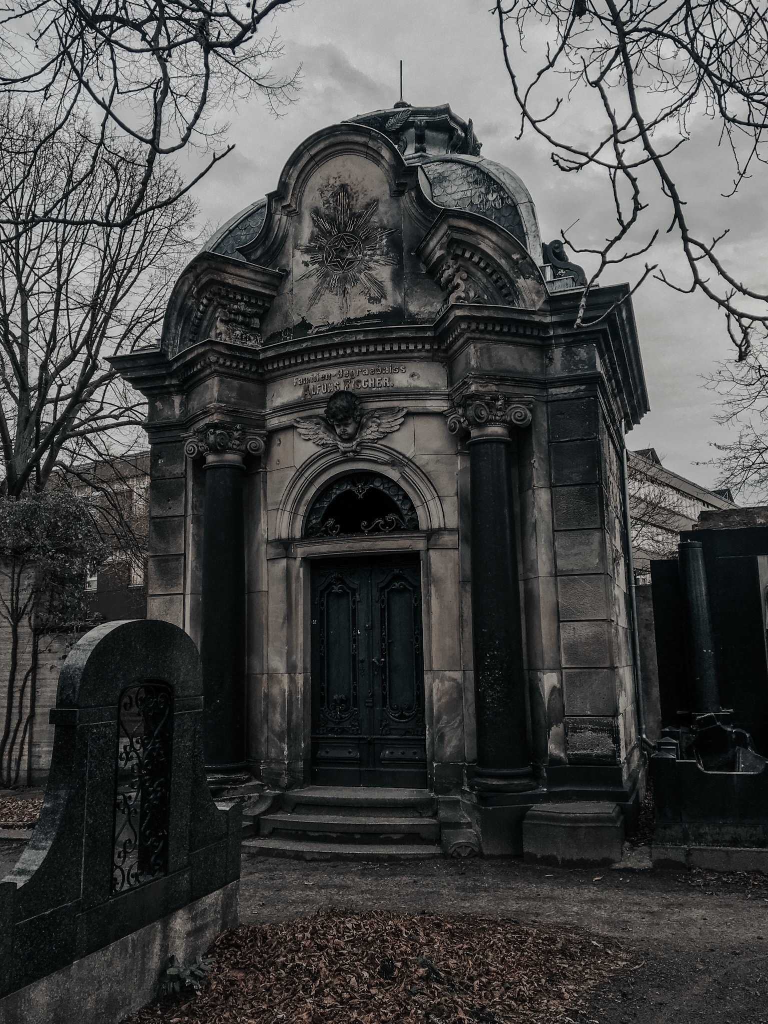 Cemetery in Berlin r/evilbuildings