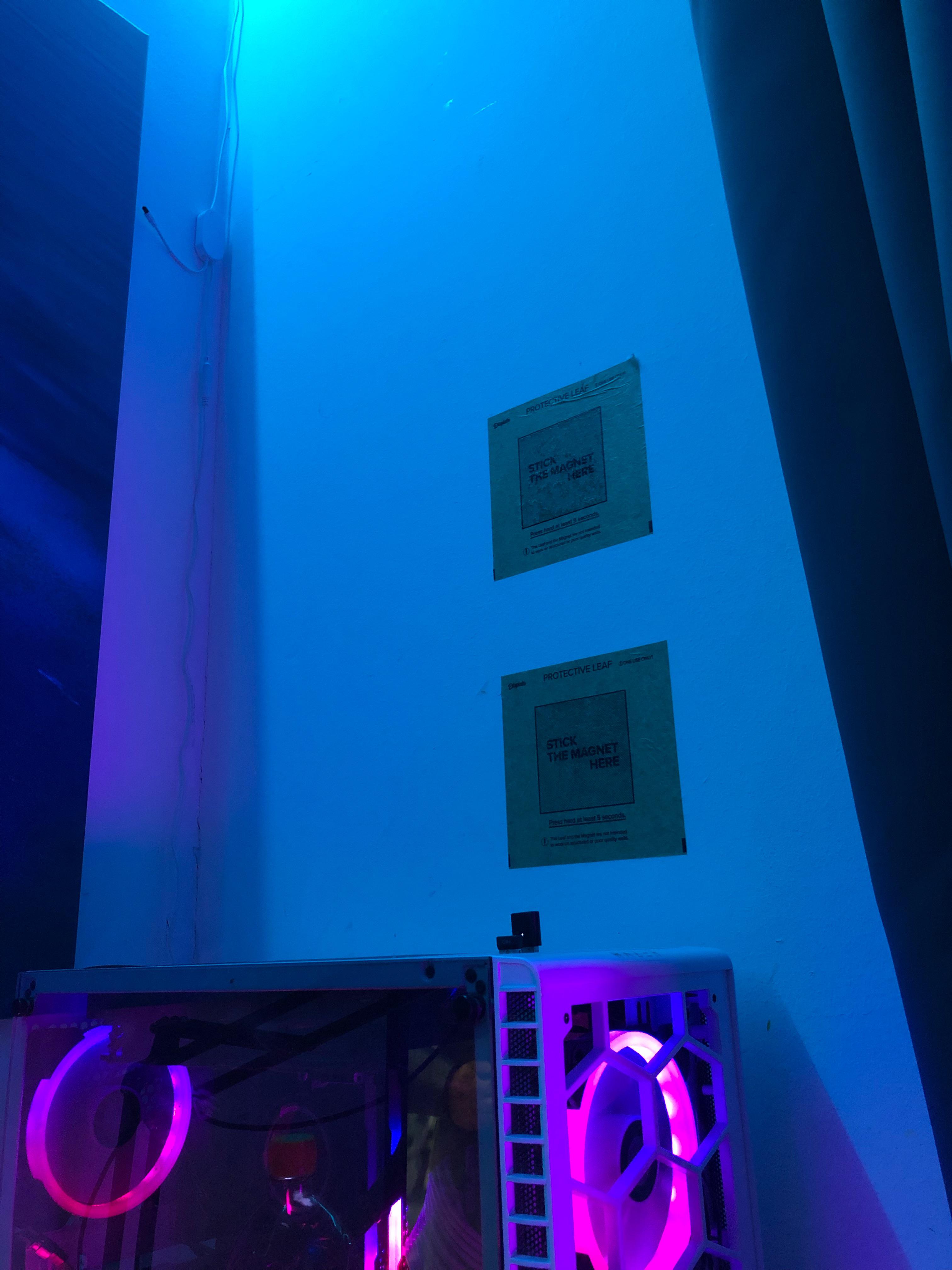 My wont stick anymore, Help pls! r/Displate