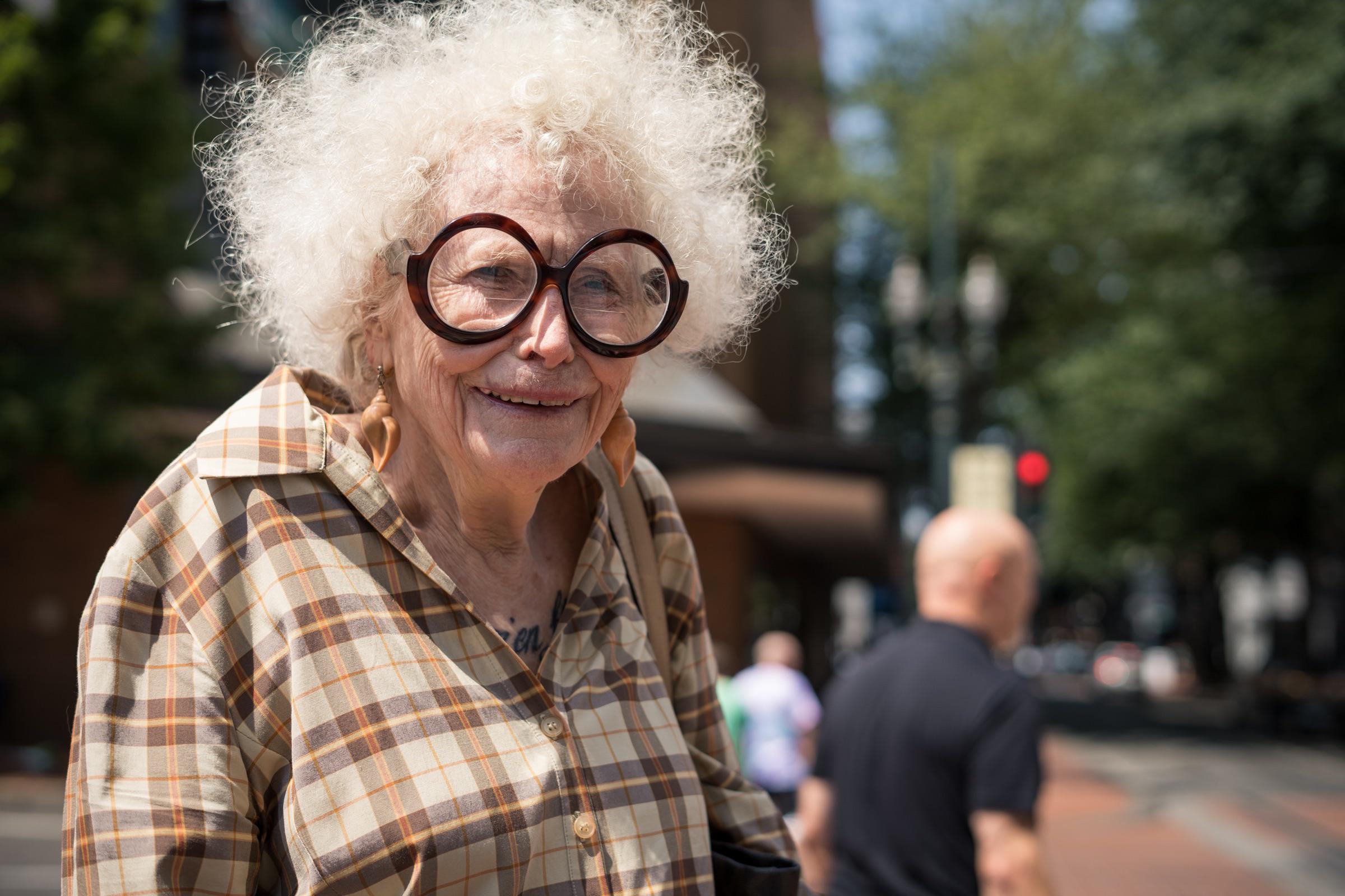 PsBattle Old lady wearing glasses