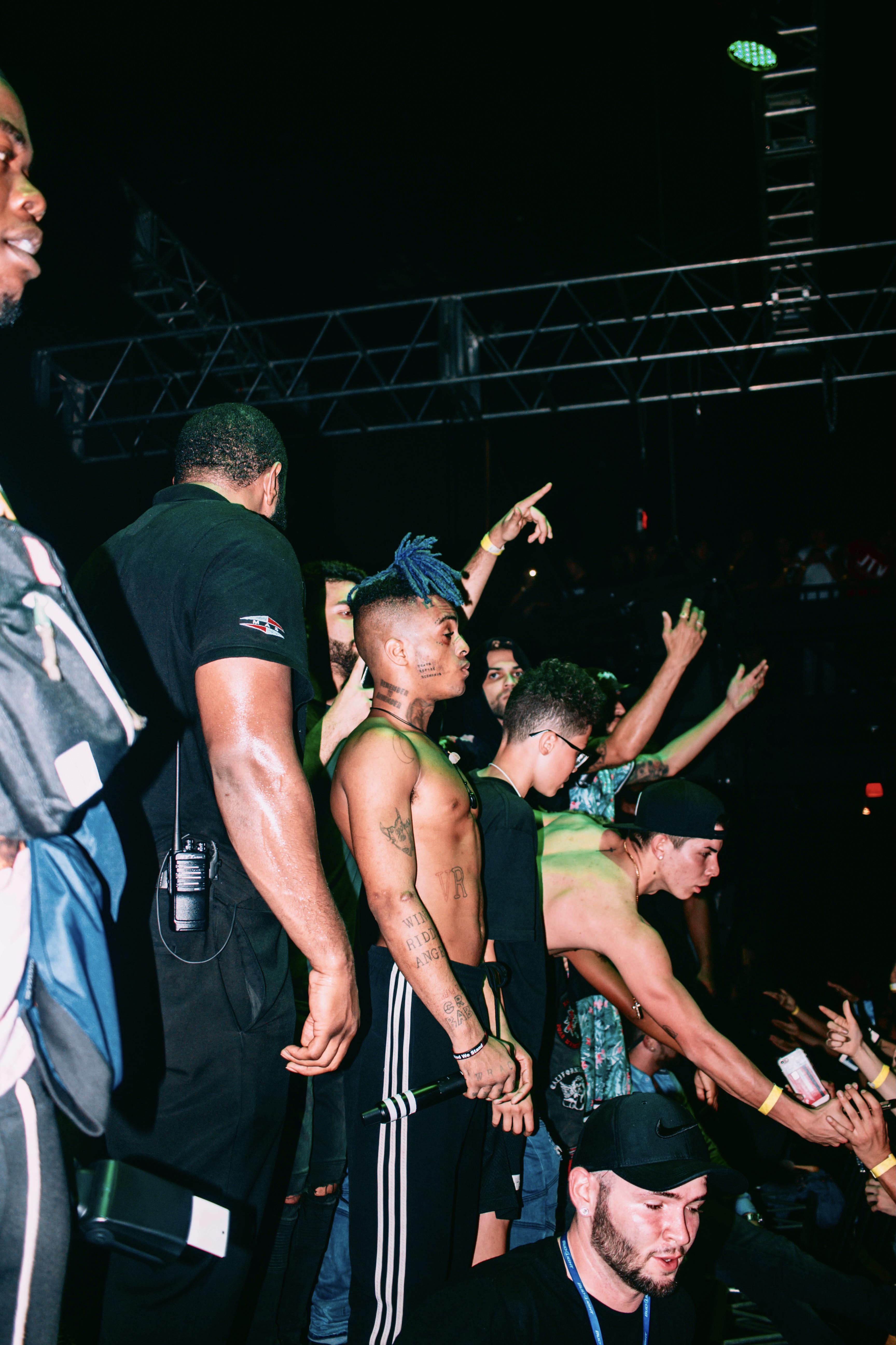 unreleased helping hand photo from myself @jahsehjit2, shot by @olivierthemsft : XXXTENTACION