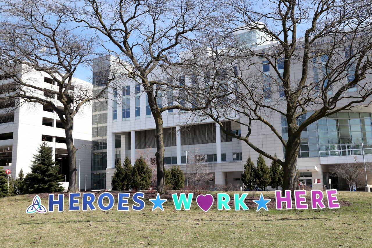 Taken outside Ascension Columbia St. Mary’s Hospital r/milwaukee