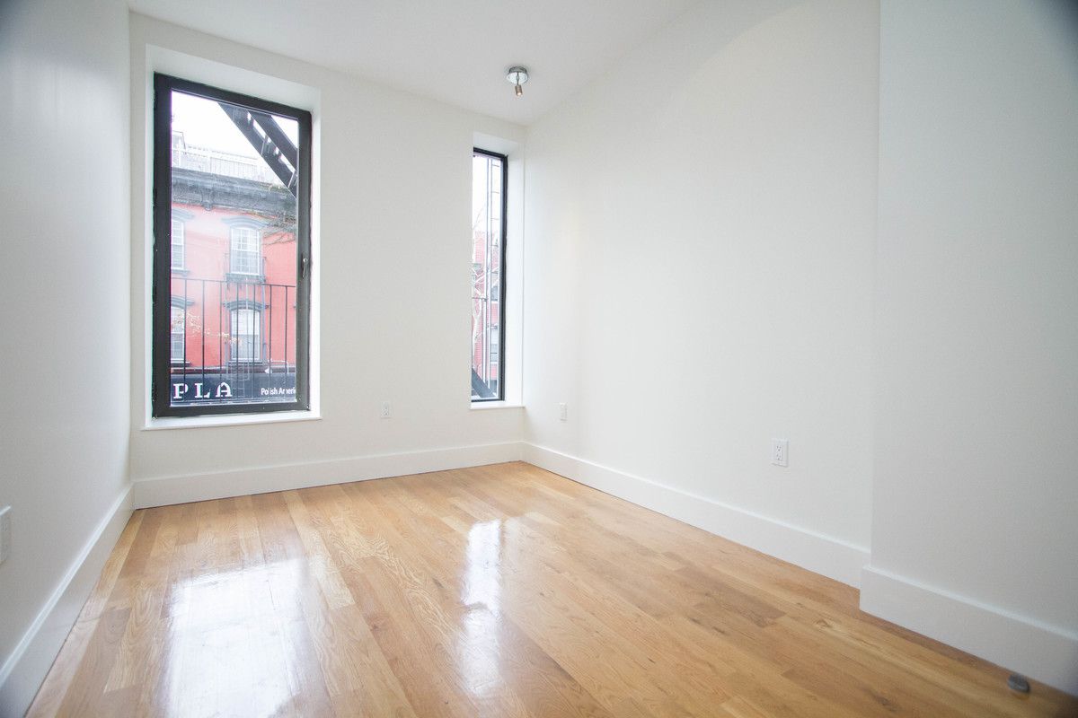 1700 1 Large bd in 2 bd apartment Williamsburg sublet & lease takeover