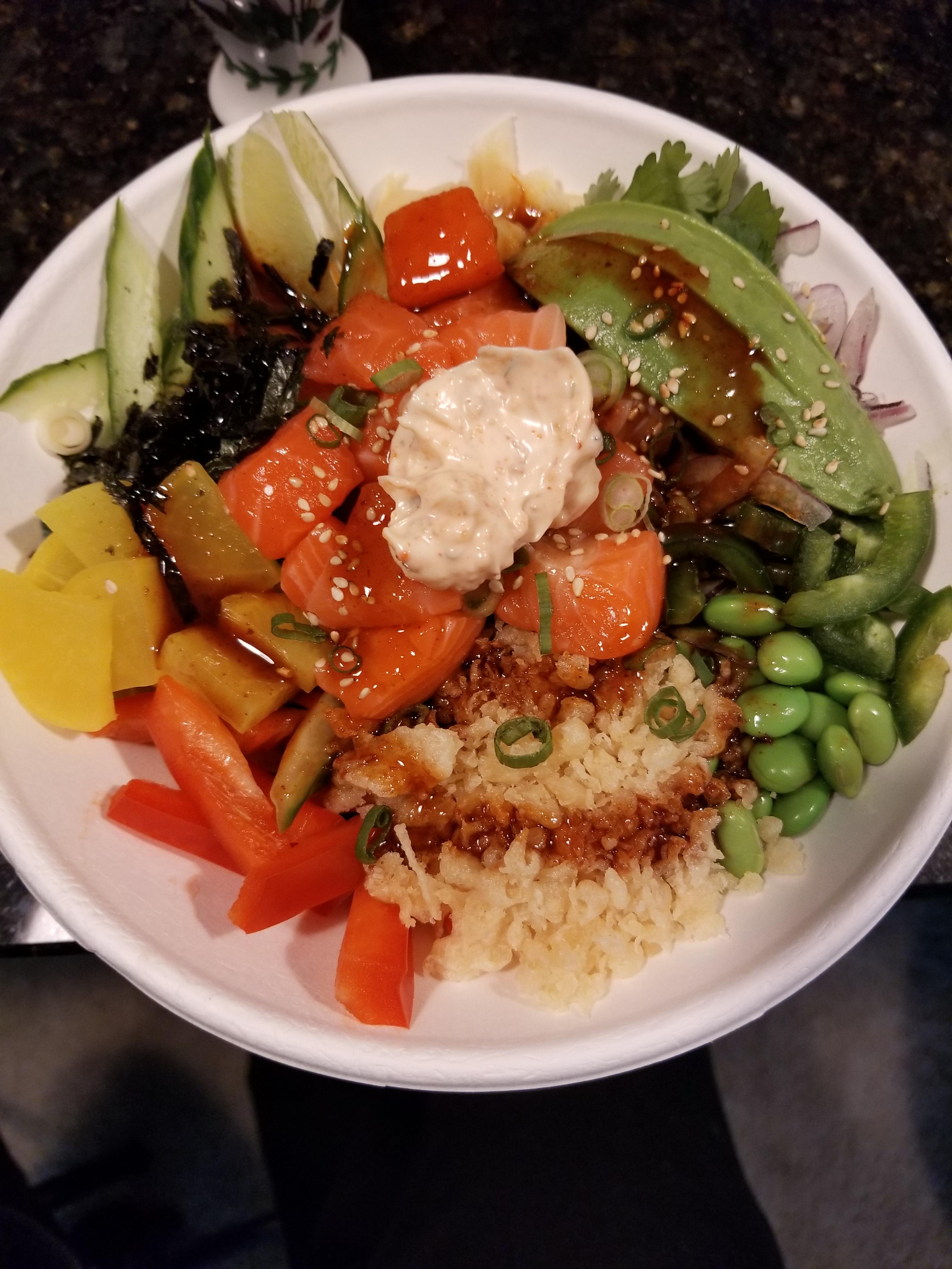 [I Ate] a king salmon poke bowl with spicy mayo and poke sauce r/food