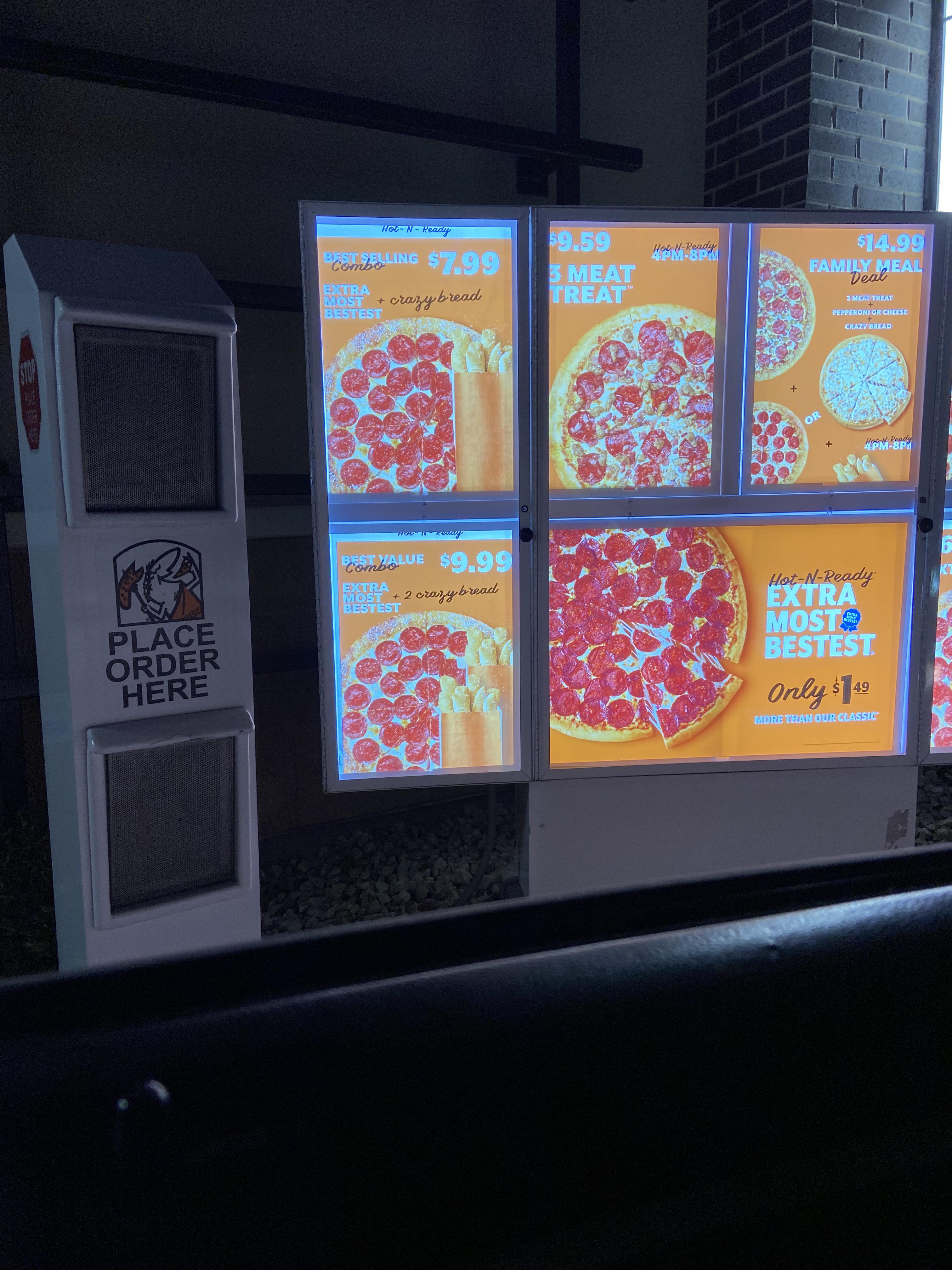 Never seen a Little Caesar’s drivethru before. r/mildlyinteresting