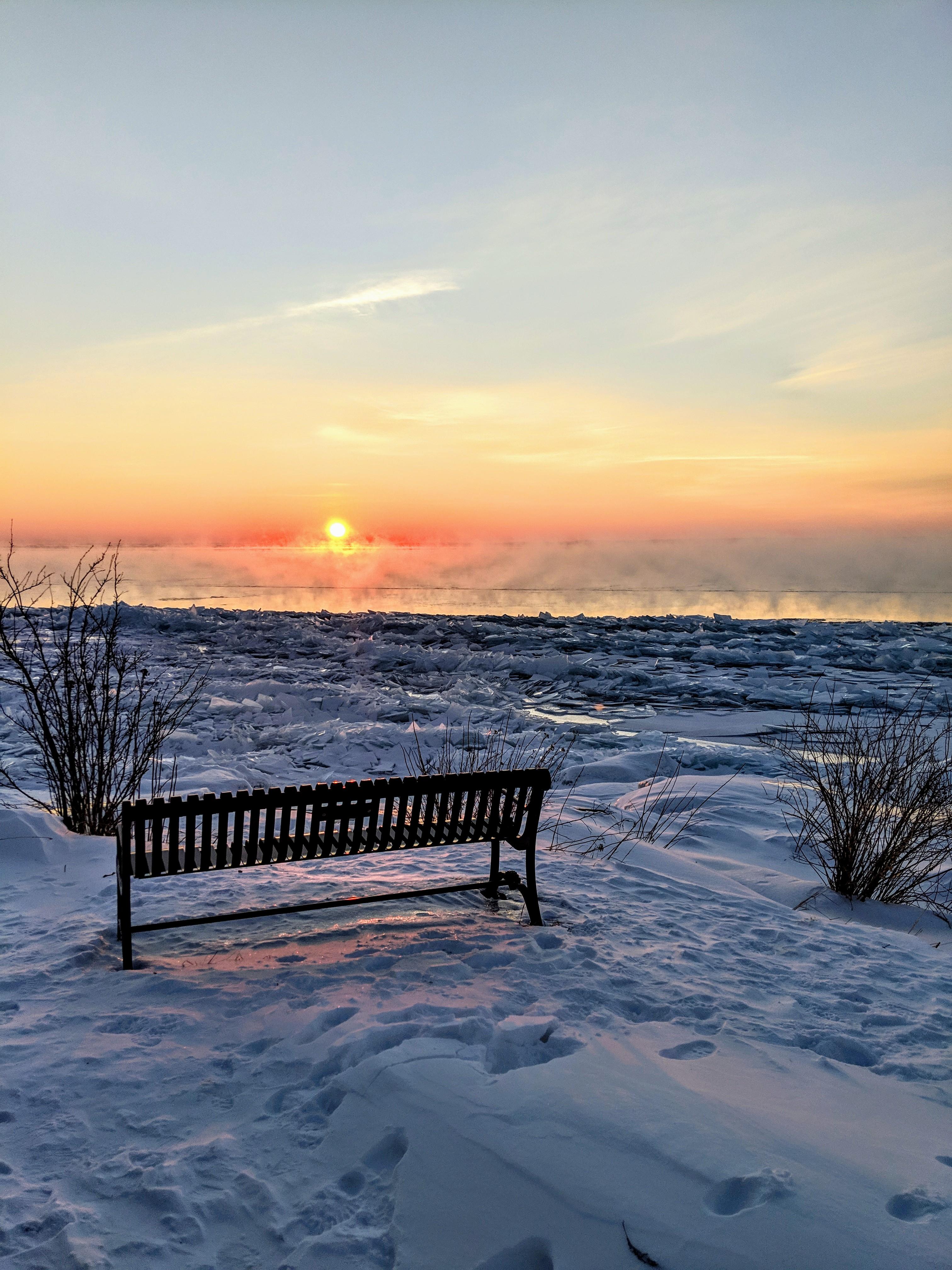 Sunrise on Lake Superior in Duluth this morning r/minnesota