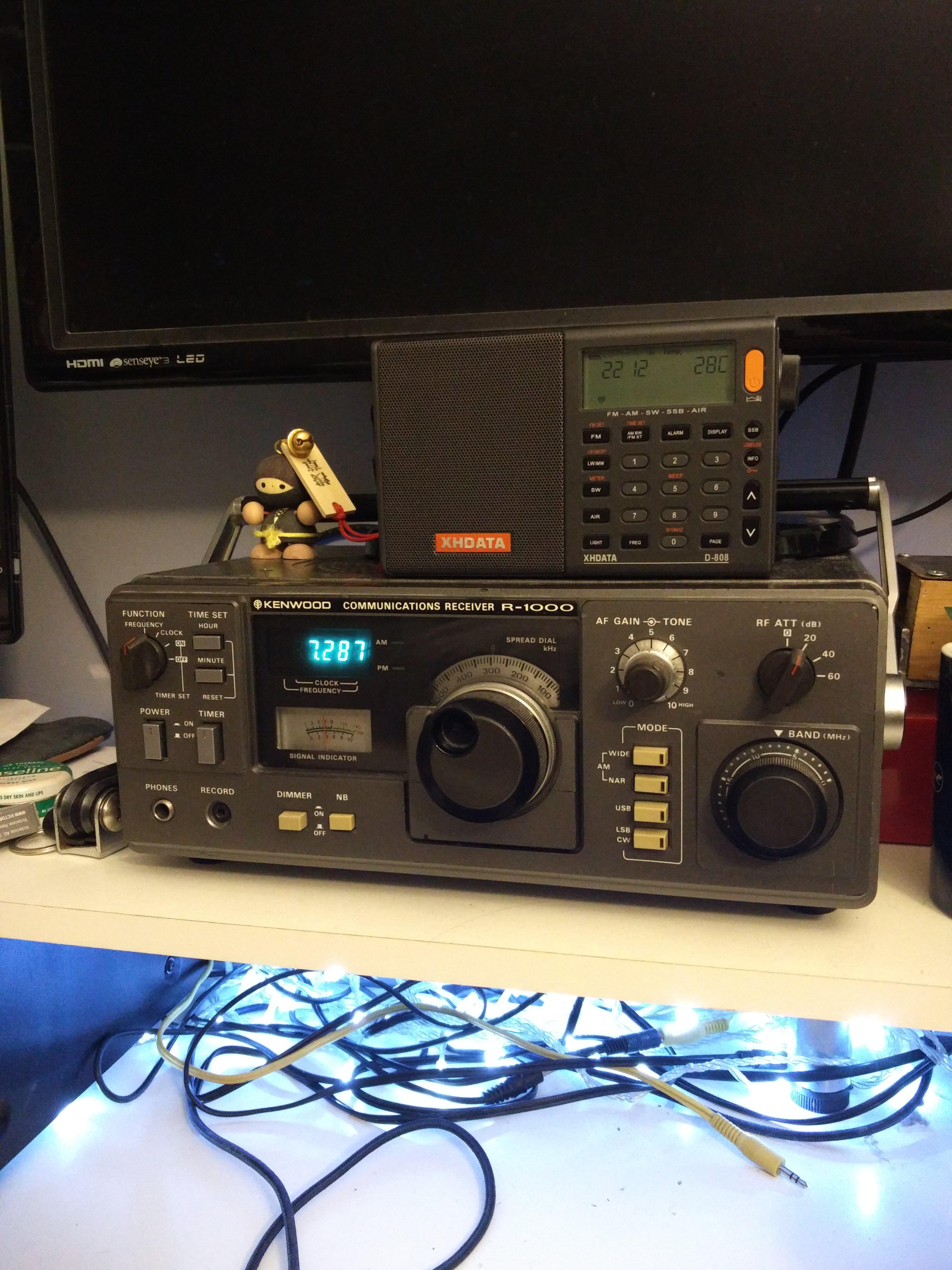 Just got my first desktop receiver, the Kenwood R1000! r/shortwave