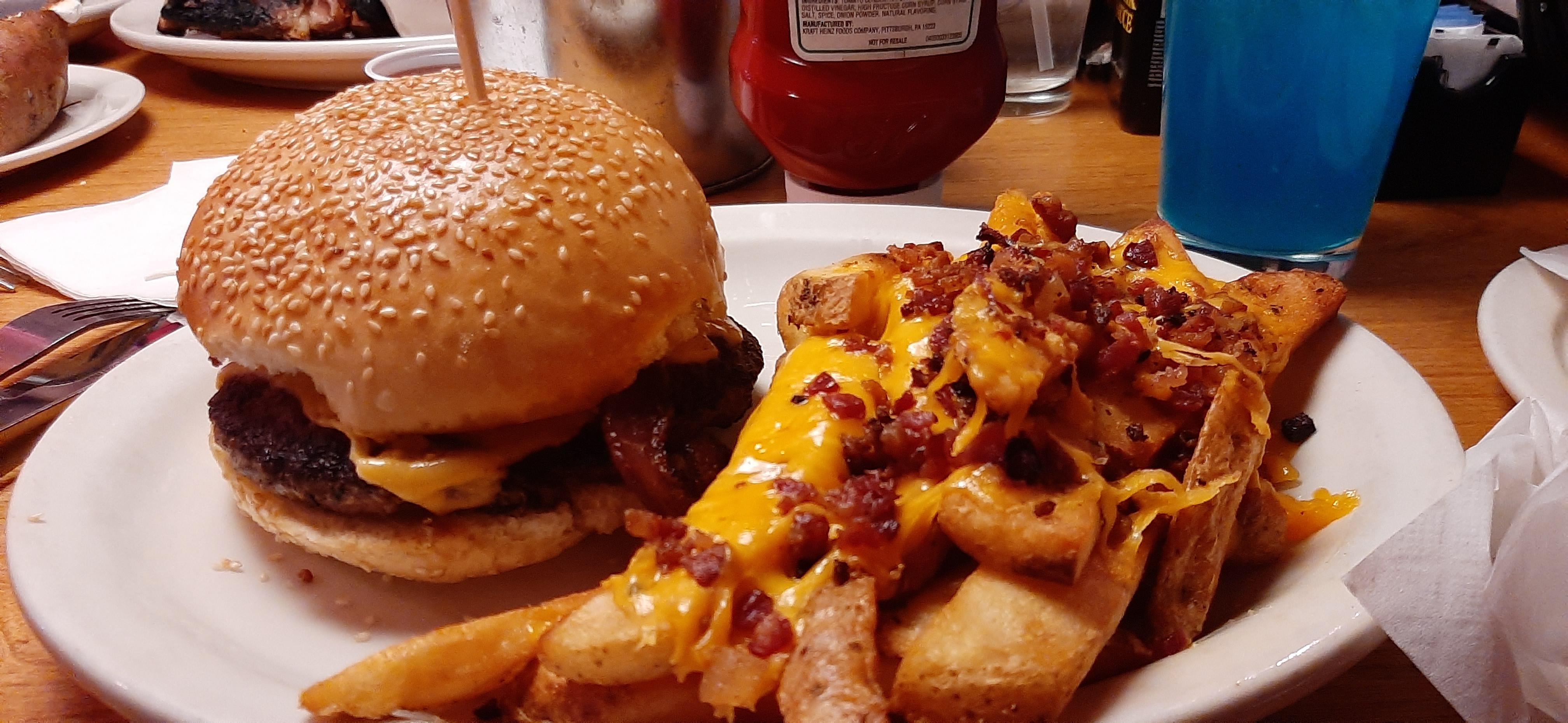 [I ate] Bacon Cheeseburger, Texas Roadhouse r/food