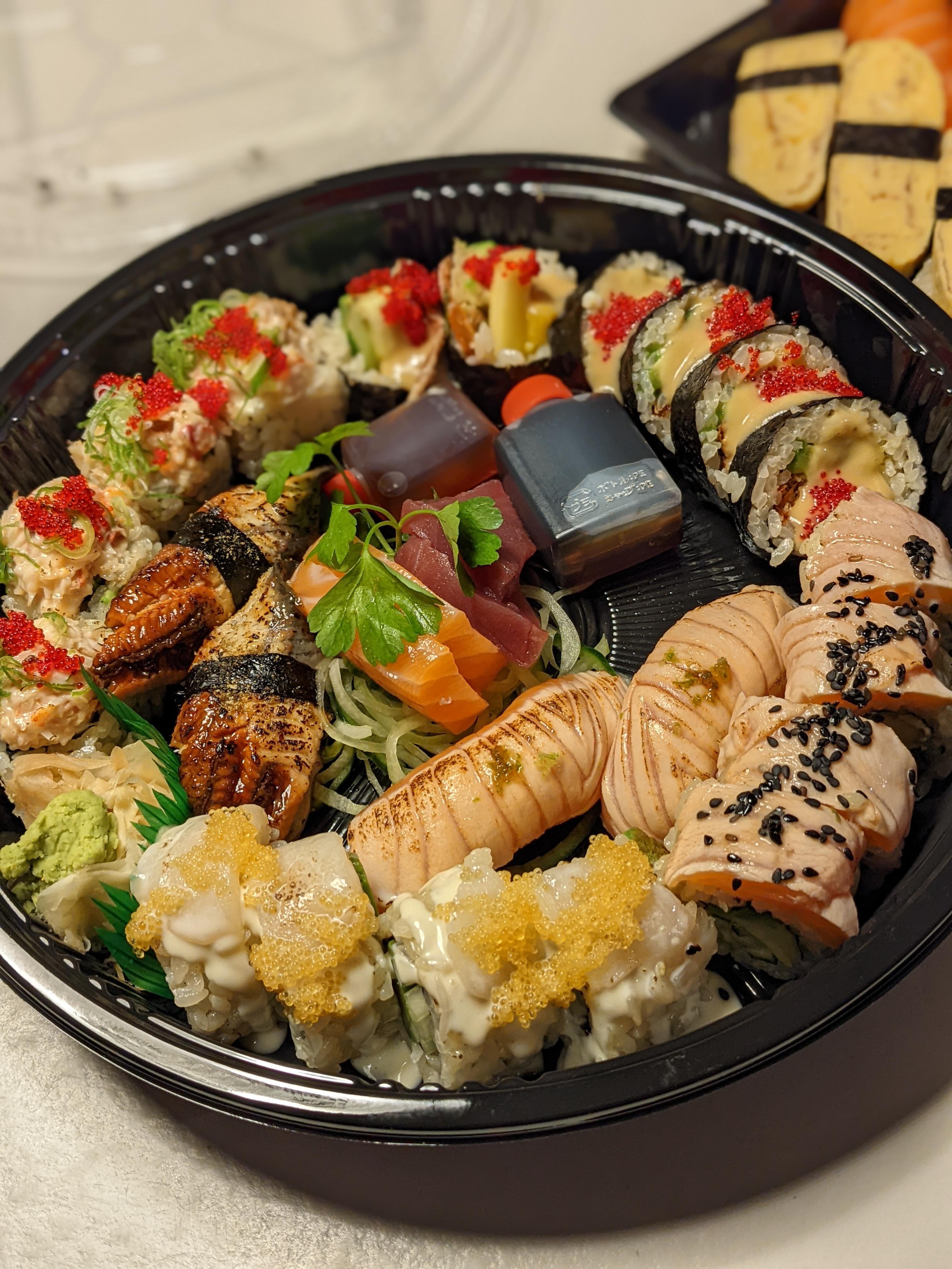 the best take out sushi 🍥 you can get in the Hague 🇳🇱) r