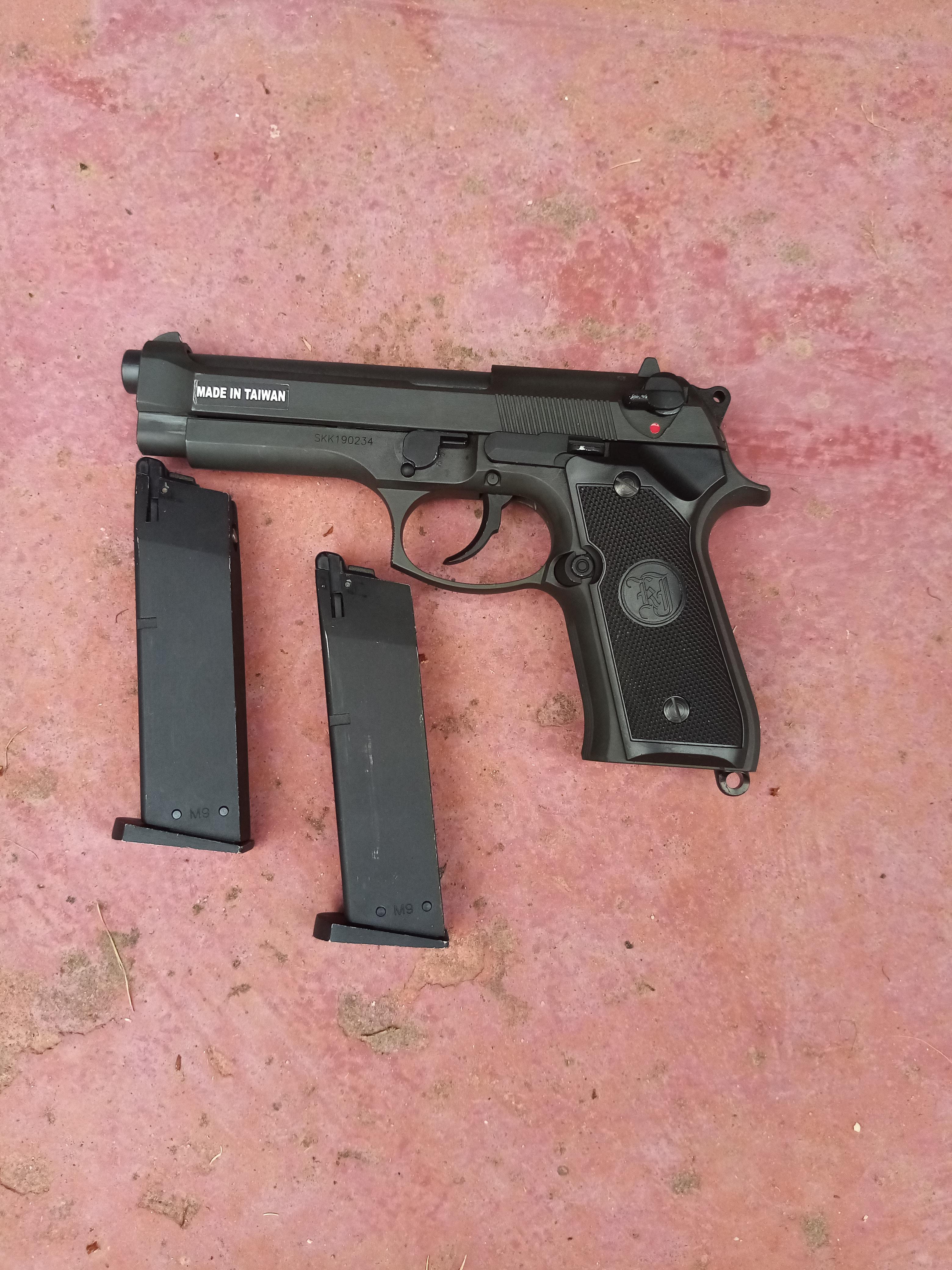 First ever airsoft gun! Is the kjw m9 hope u guys like it! Not the best