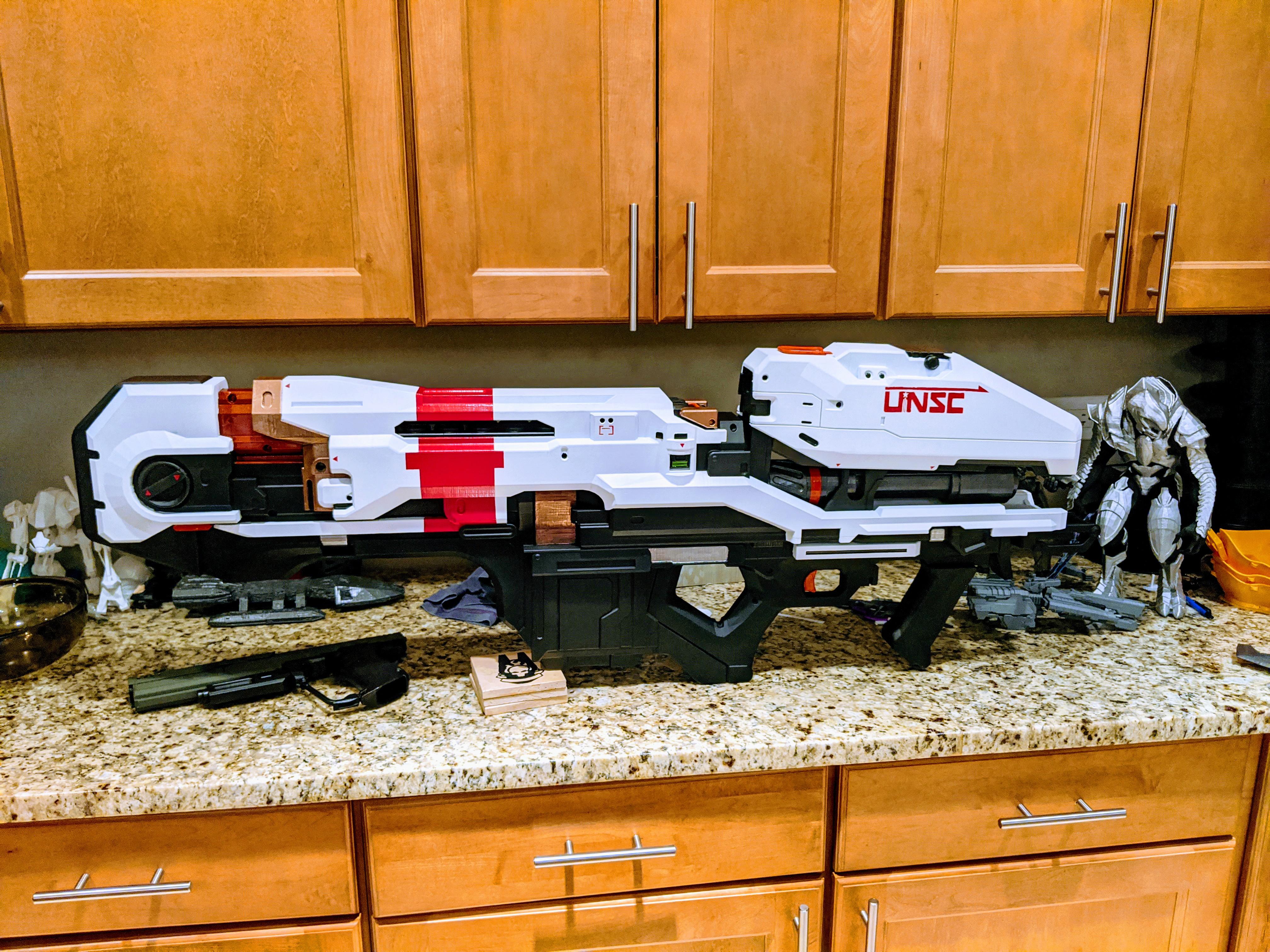 I printed and painted a full size Halo 5 Spartan Laser r/halo
