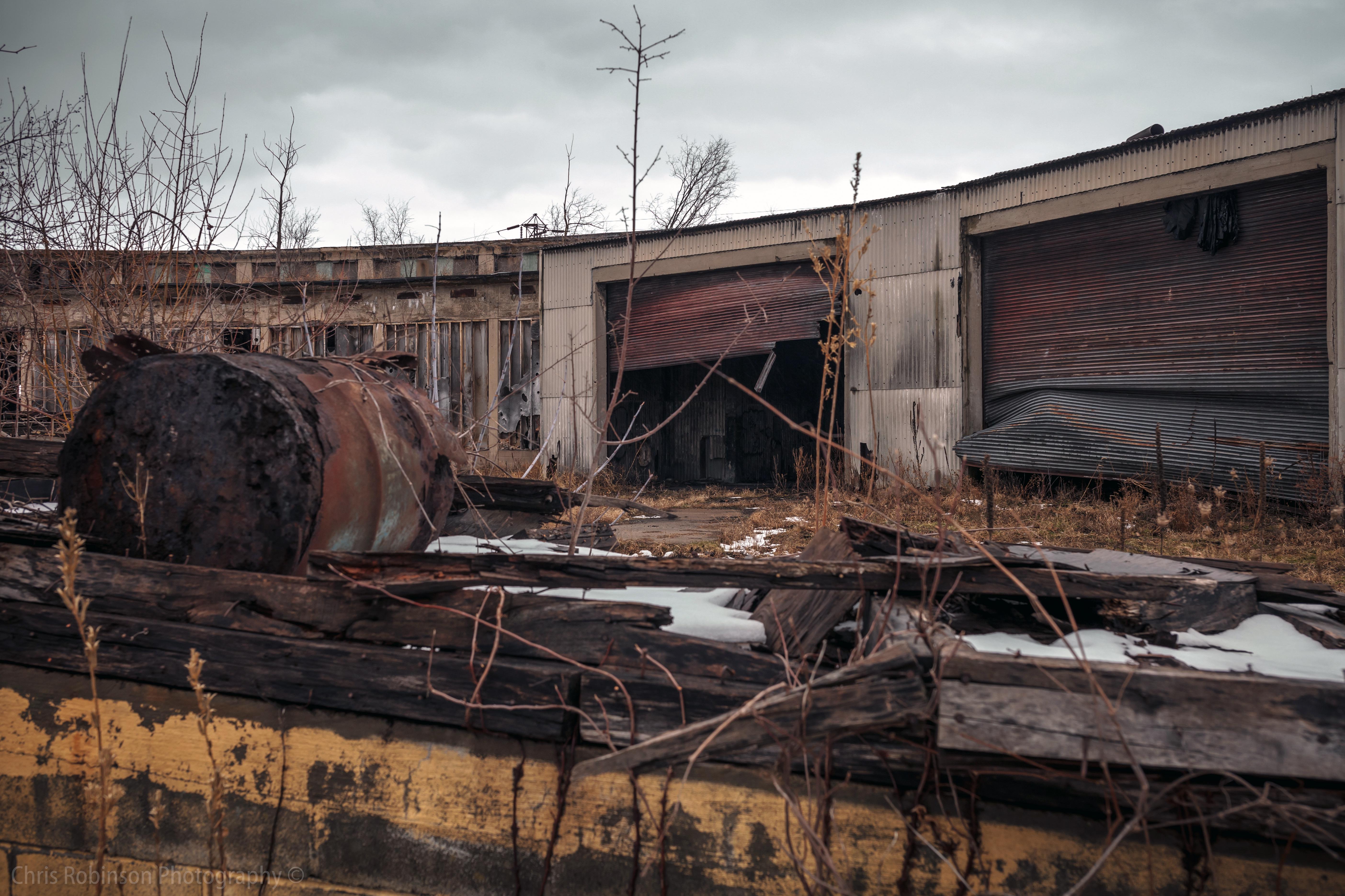 Abandoned Railroad roundhouse in Manchester, NY [OC] r/AbandonedPorn